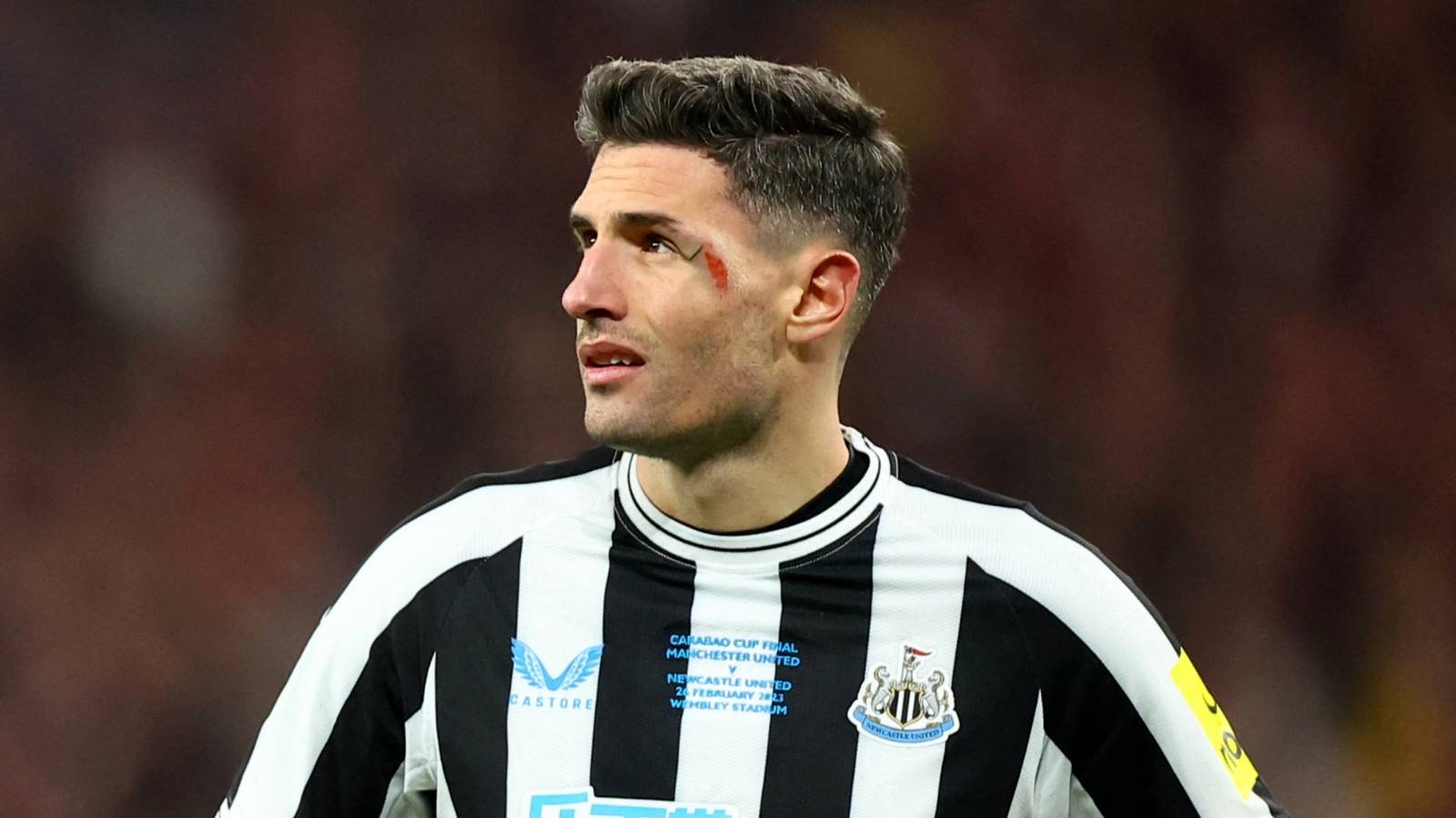 Fabian Schar – Điểm Tựa Vững Chắc Cho Hàng Phòng Ngự Newcastle Fabian Schar – Điểm Tựa Vững Chắc Cho Hàng Phòng Ngự Newcastle