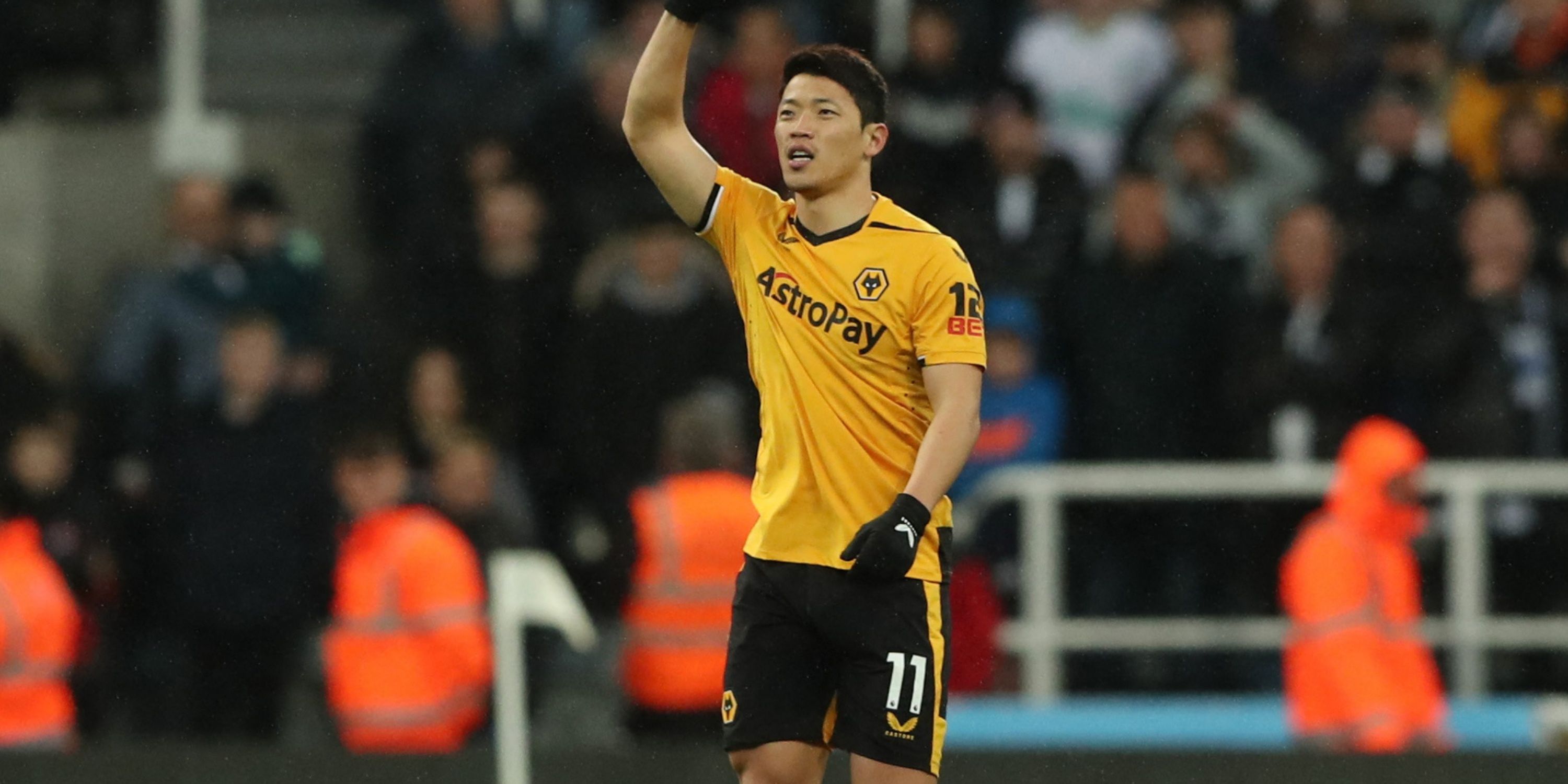 Wolves: Hwang Hee-chan could cause Kiwior problems