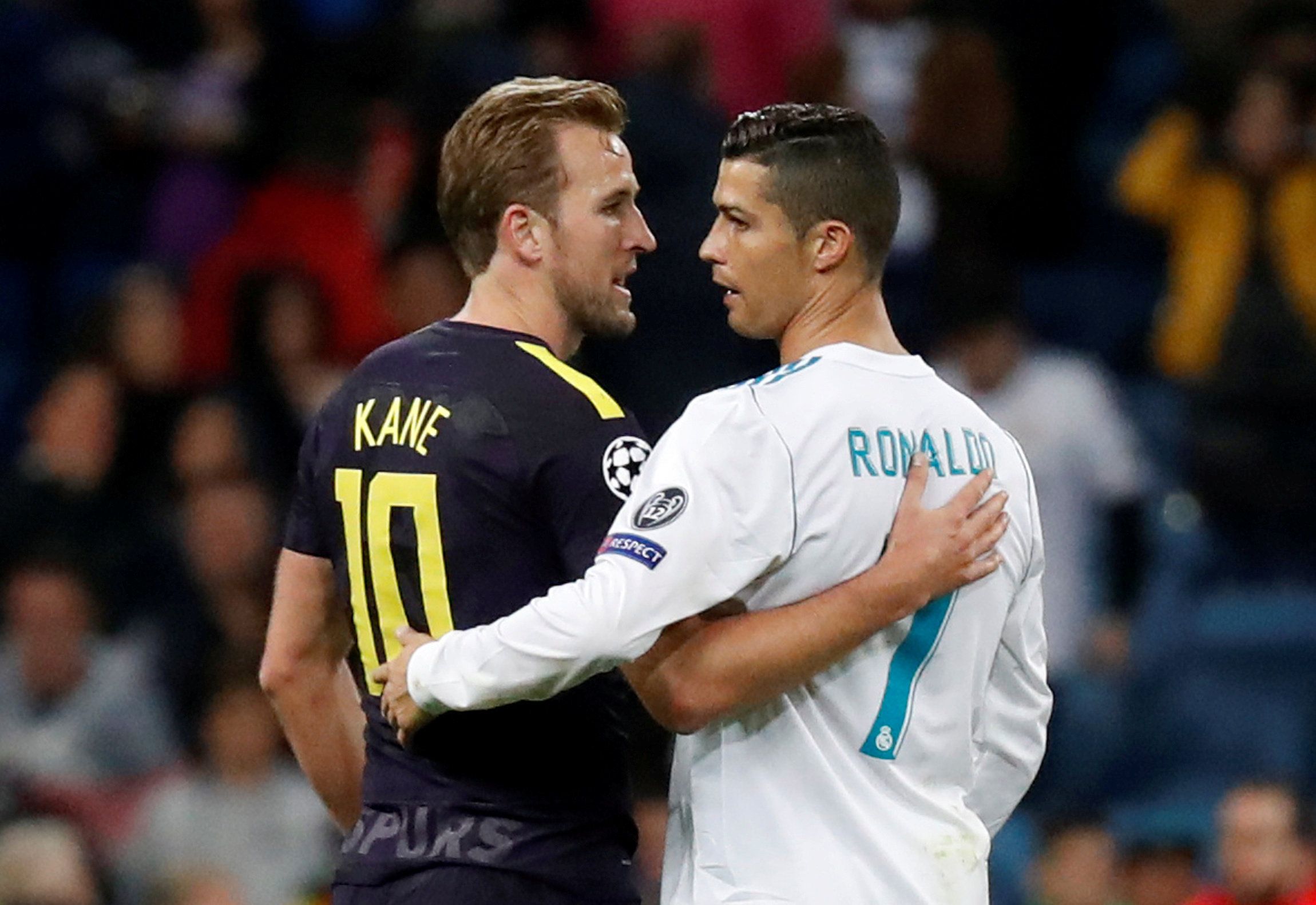 Soccer Football - Champions League - Real Madrid vs Tottenham Hotspur - Santiago Bernabeu Stadium, Madrid, Spain - October 17, 2017   Real Madrid’s Cristiano Ronaldo with Tottenham's Harry Kane after the match   REUTERS/Paul Hanna     TPX IMAGES OF THE DAY