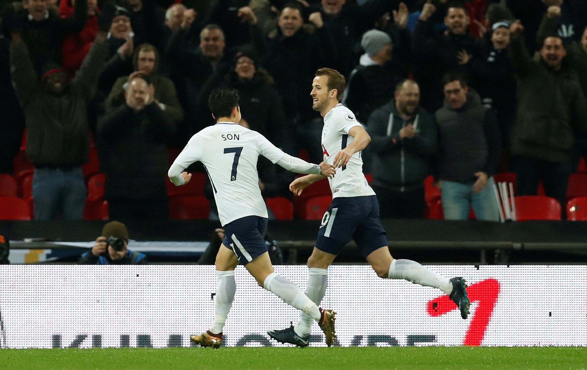 Soccer Football - Premier League - Tottenham Hotspur vs Everton - Wembley Stadium, London, Britain - January 13, 2018   Tottenham's Harry Kane celebrates scoring their second goal with Son Heung-min           Action Images via Reuters/Matthew Childs    EDITORIAL USE ONLY. No use with unauthorized audio, video, data, fixture lists, club/league logos or 