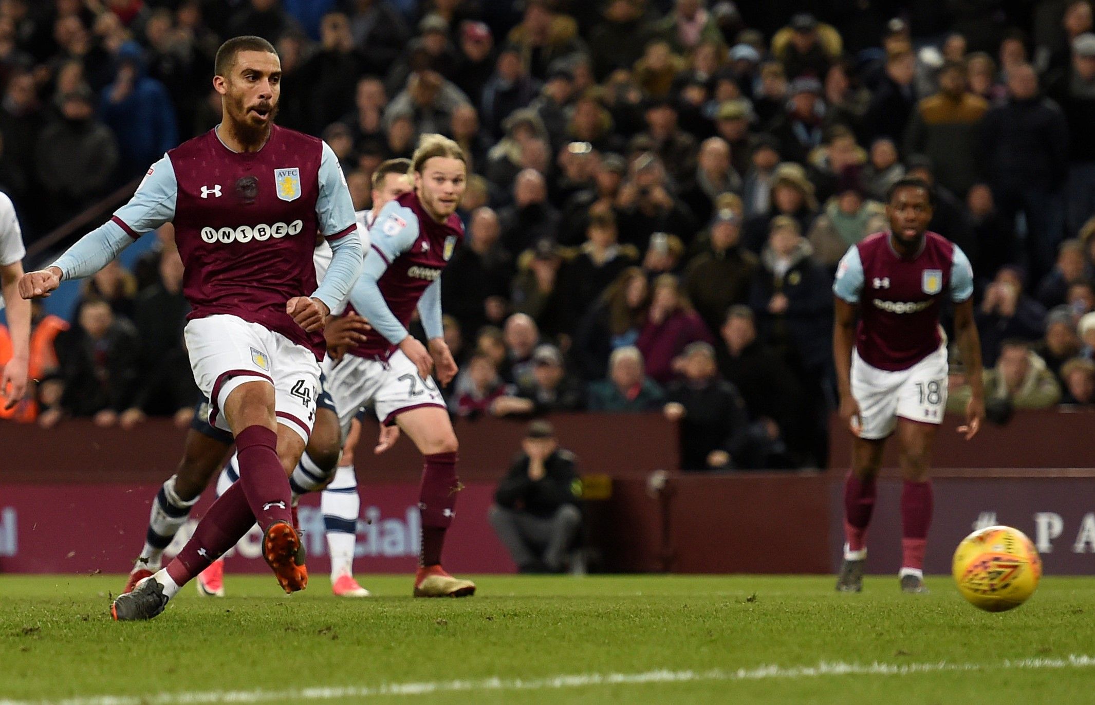Soccer Football - Championship - Aston Villa vs Preston North End - Villa Park, Birmingham, Britain - February 20, 2018  Aston Villa's Lewis Grabban scores their first goal from the penalty spot  Action Images/Adam Holt  EDITORIAL USE ONLY. No use with unauthorized audio, video, data, fixture lists, club/league logos or 