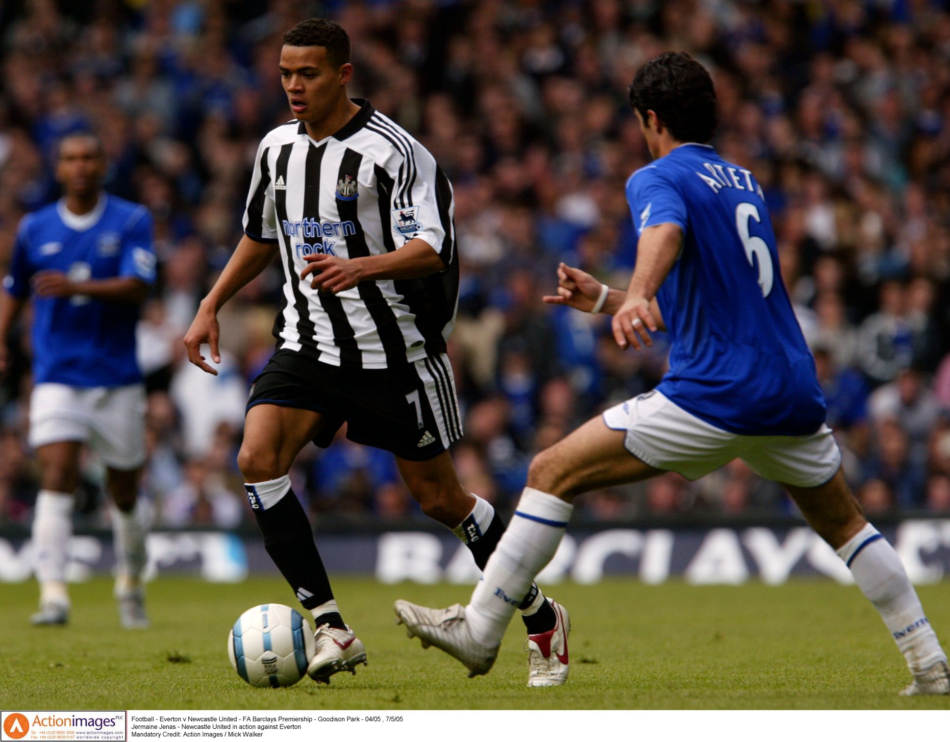 Football - Everton v Newcastle United - FA Barclays Premiership - Goodison Park - 04/05 , 7/5/05 
Jermaine Jenas - Newcastle United in action against Everton  
Mandatory Credit: Action Images / Mick Walker 
NO ONLINE/INTERNET USE WITHOUT A LICENCE FROM THE FOOTBALL DATA CO LTD. FOR LICENCE ENQUIRIES PLEASE TELEPHONE +44 207 298 1656.