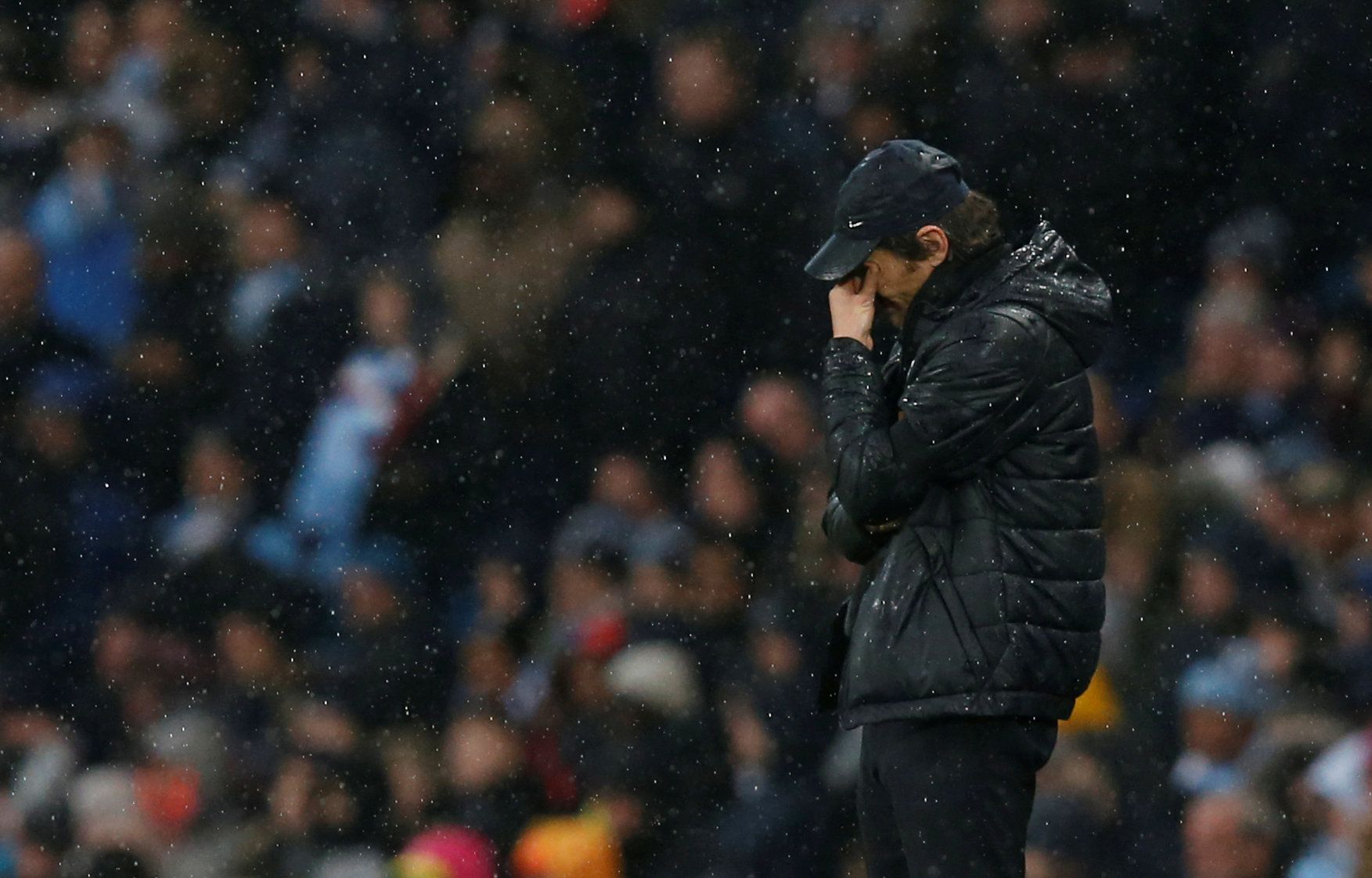 Soccer Football - Premier League - Manchester City vs Chelsea - Etihad Stadium, Manchester, Britain - March 4, 2018   Chelsea manager Antonio Conte looks dejected    REUTERS/Andrew Yates    EDITORIAL USE ONLY. No use with unauthorized audio, video, data, fixture lists, club/league logos or 