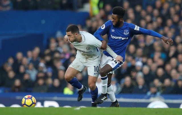 Soccer Football - Premier League - Everton vs Chelsea - Goodison Park, Liverpool, Britain - December 23, 2017   Chelsea's Eden Hazard in action with Everton's Beni Baningime            REUTERS/Phil Noble    EDITORIAL USE ONLY. No use with unauthorized audio, video, data, fixture lists, club/league logos or 