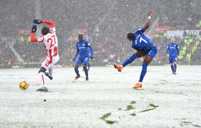 Soccer Football - Premier League - Stoke City vs Everton - bet365 Stadium, Stoke-on-Trent, Britain - March 17, 2018   Stoke City's Papa Ndiaye attempts to block a shot from Everton's Yannick Bolasie           REUTERS/Dylan Martinez    EDITORIAL USE ONLY. No use with unauthorized audio, video, data, fixture lists, club/league logos or 