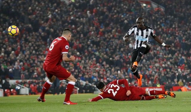 Soccer Football - Premier League - Liverpool vs Newcastle United - Anfield, Liverpool, Britain - March 3, 2018   Newcastle United's Mohamed Diame in action with Liverpool's Emre Can and Dejan Lovren            Action Images via Reuters/Carl Recine    EDITORIAL USE ONLY. No use with unauthorized audio, video, data, fixture lists, club/league logos or 