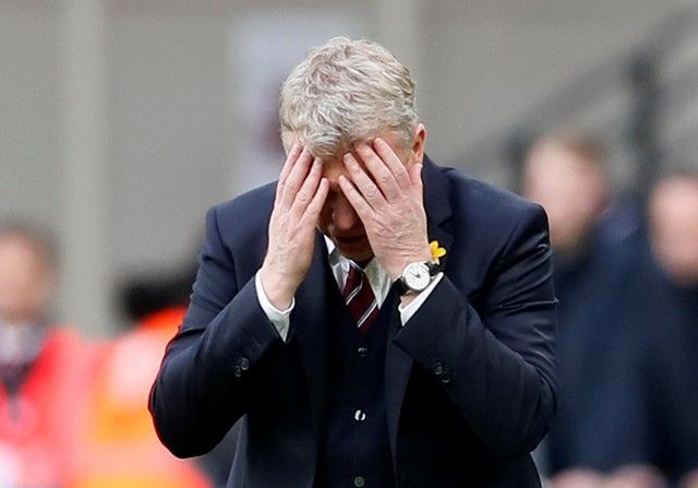 Soccer Football - Premier League - West Ham United vs Burnley - London Stadium, London, Britain - March 10, 2018   West Ham United manager David Moyes reacts   REUTERS/David Klein    EDITORIAL USE ONLY. No use with unauthorized audio, video, data, fixture lists, club/league logos or 