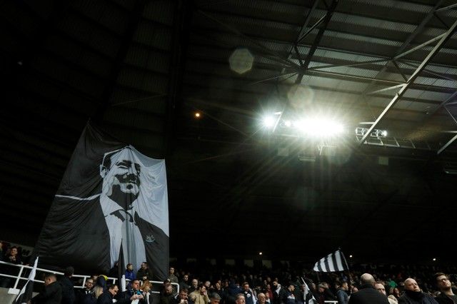 Soccer Football - Premier League - Newcastle United vs Southampton - St James' Park, Newcastle, Britain - March 10, 2018   Newcastle United fans hold up a banner for manager Rafael Benitez    Action Images via Reuters/Lee Smith    EDITORIAL USE ONLY. No use with unauthorized audio, video, data, fixture lists, club/league logos or 