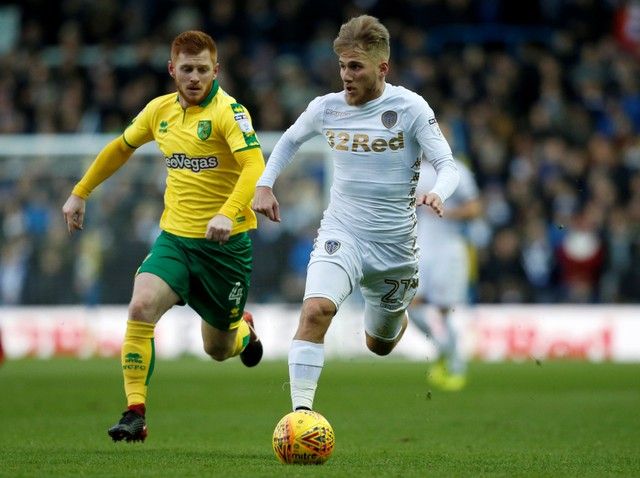 Soccer Football - Championship - Leeds United vs Norwich City - Elland Road, Leeds, Britain - December 16, 2017  Leeds United's Samuel Saiz and Norwich City's Harrison Reed in action  Action Images/Ed Sykes  EDITORIAL USE ONLY. No use with unauthorized audio, video, data, fixture lists, club/league logos or 