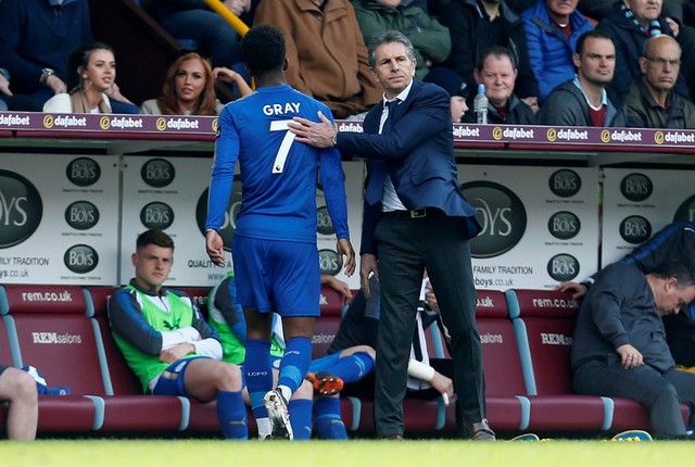 Soccer Football - Premier League - Burnley vs Leicester City - Turf Moor, Burnley, Britain - April 14, 2018   Leicester City's Demarai Gray with manager Claude Puel after he is substituted off   Action Images via Reuters/Ed Sykes    EDITORIAL USE ONLY. No use with unauthorized audio, video, data, fixture lists, club/league logos or 
