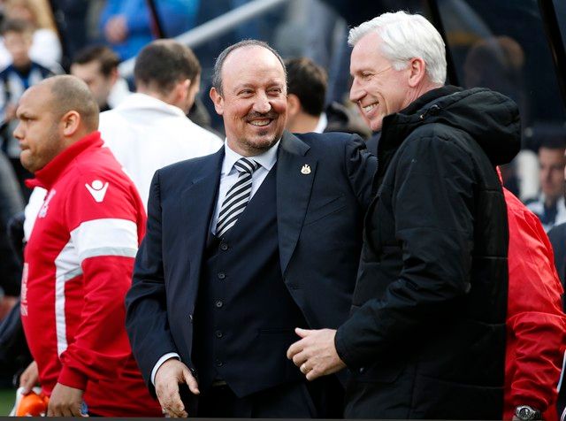 Britain Football Soccer - Newcastle United v Crystal Palace - Barclays Premier League - St James' Park - 30/4/16 
Crystal Palace manager Alan Pardew and Newcastle manager Rafael Benitez before the match 
Reuters / Andrew Yates 
Livepic 
EDITORIAL USE ONLY. No use with unauthorized audio, video, data, fixture lists, club/league logos or 
