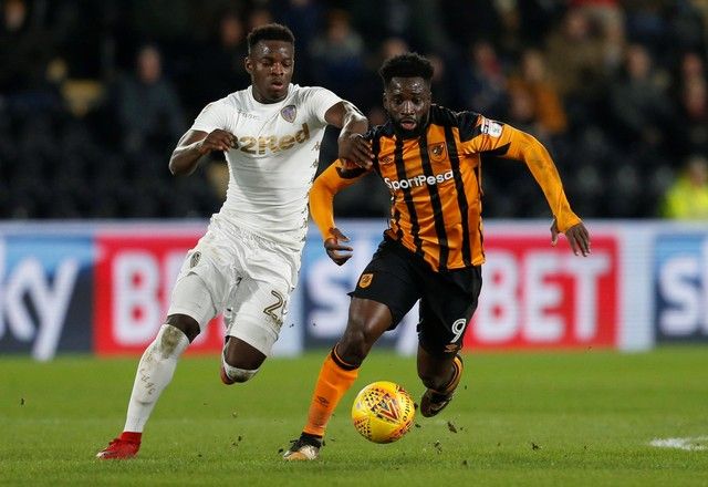 Soccer Football - Championship - Hull City vs Leeds United - KCOM Stadium, Hull, Britain - January 30, 2018   Leeds United's Ronaldo Vieira and Hull City's Nouha Dicko in action   Action Images/Ed Sykes    EDITORIAL USE ONLY. No use with unauthorized audio, video, data, fixture lists, club/league logos or "live" services. Online in-match use limited to 75 images, no video emulation. No use in betting, games or single club/league/player publications. Please contact your account representative for