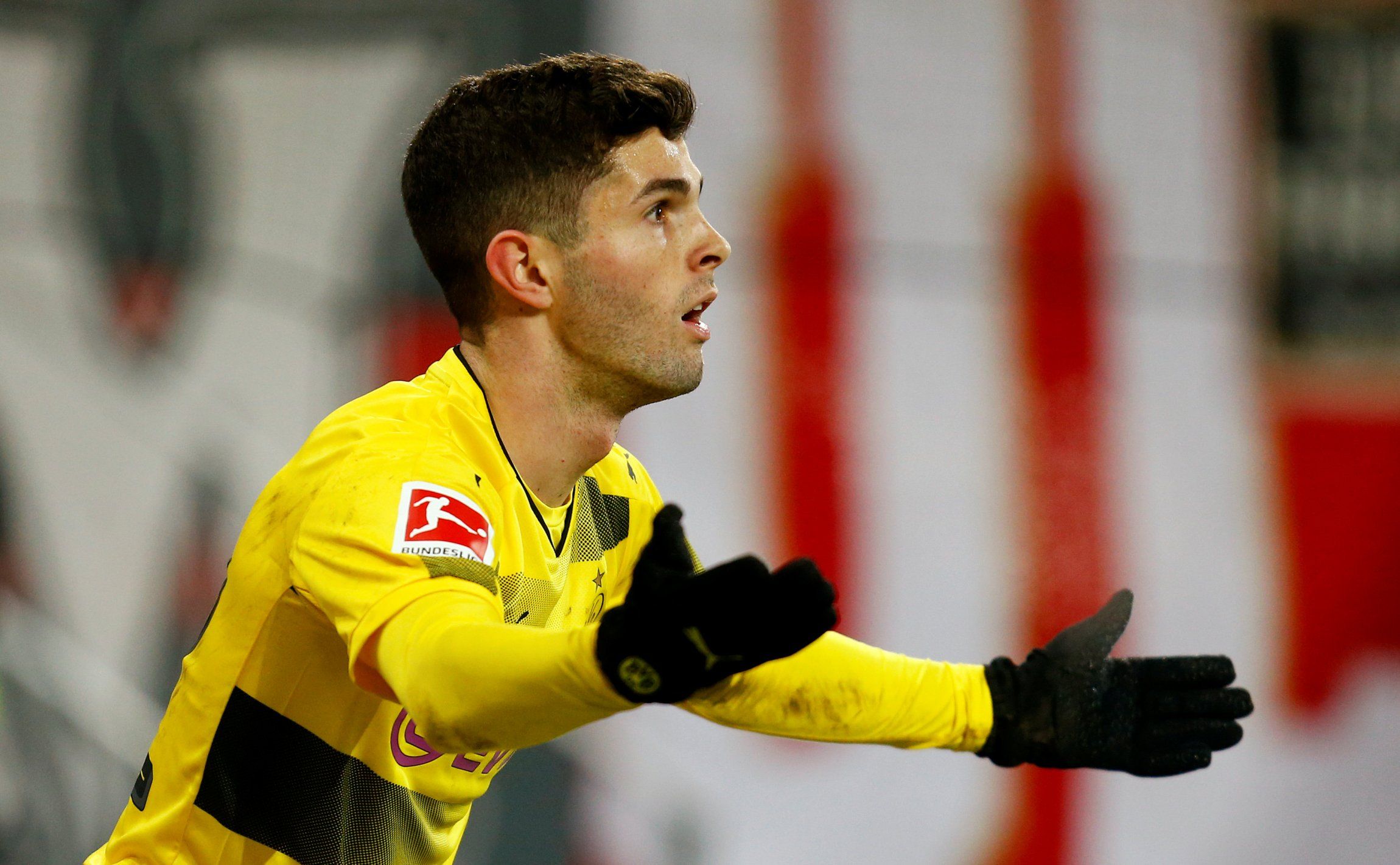 Christian Pulisic in action for Borussia Dortmund against Mainz