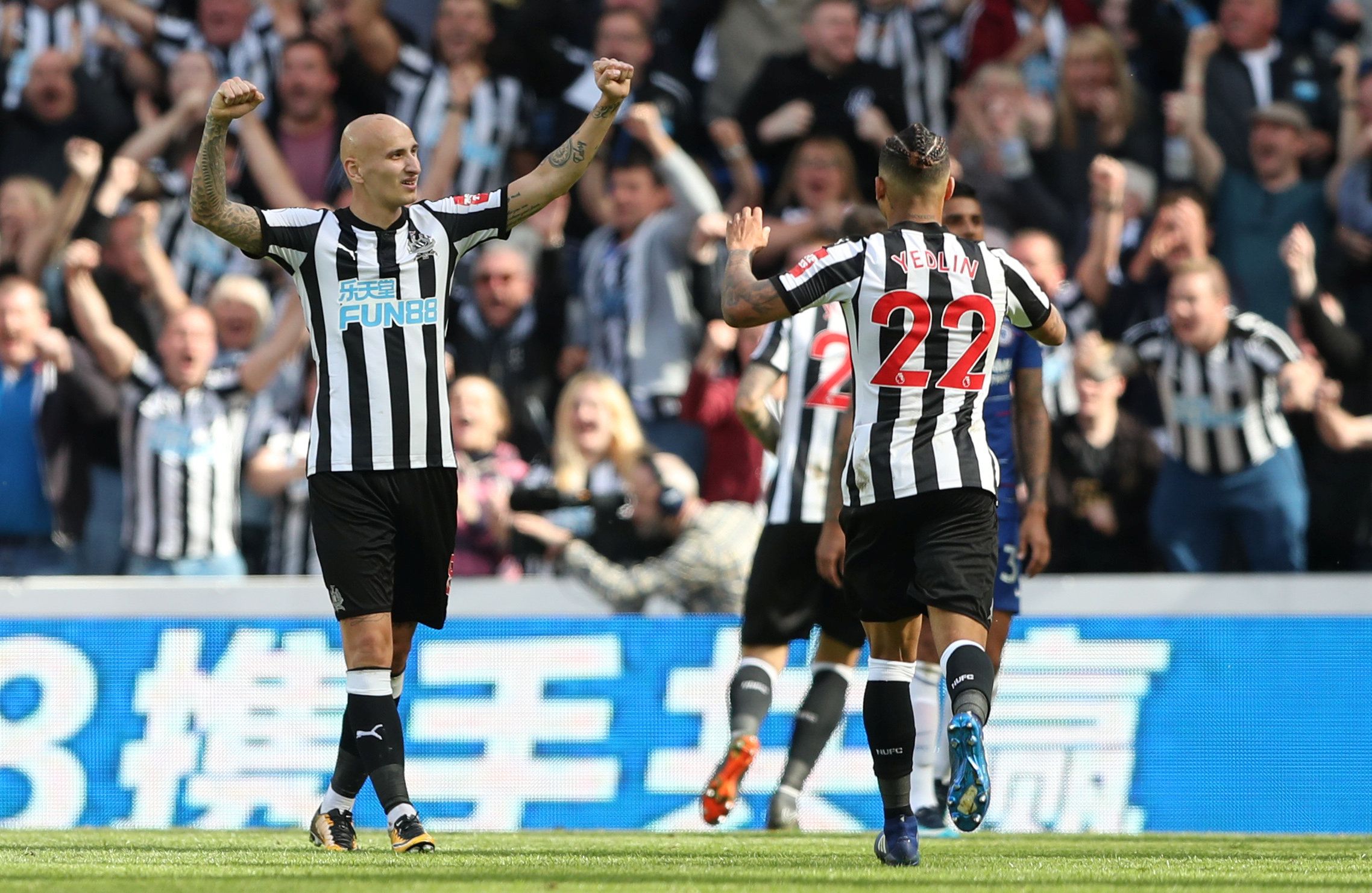 Soccer Football - Premier League - Newcastle United vs Chelsea - St James' Park, Newcastle, Britain - May 13, 2018   Newcastle United's Jonjo Shelvey celebrates after Ayoze Perez scores their second goal    REUTERS/Scott Heppell    EDITORIAL USE ONLY. No use with unauthorized audio, video, data, fixture lists, club/league logos or "live" services. Online in-match use limited to 75 images, no video emulation. No use in betting, games or single club/league/player publications.  Please contact your