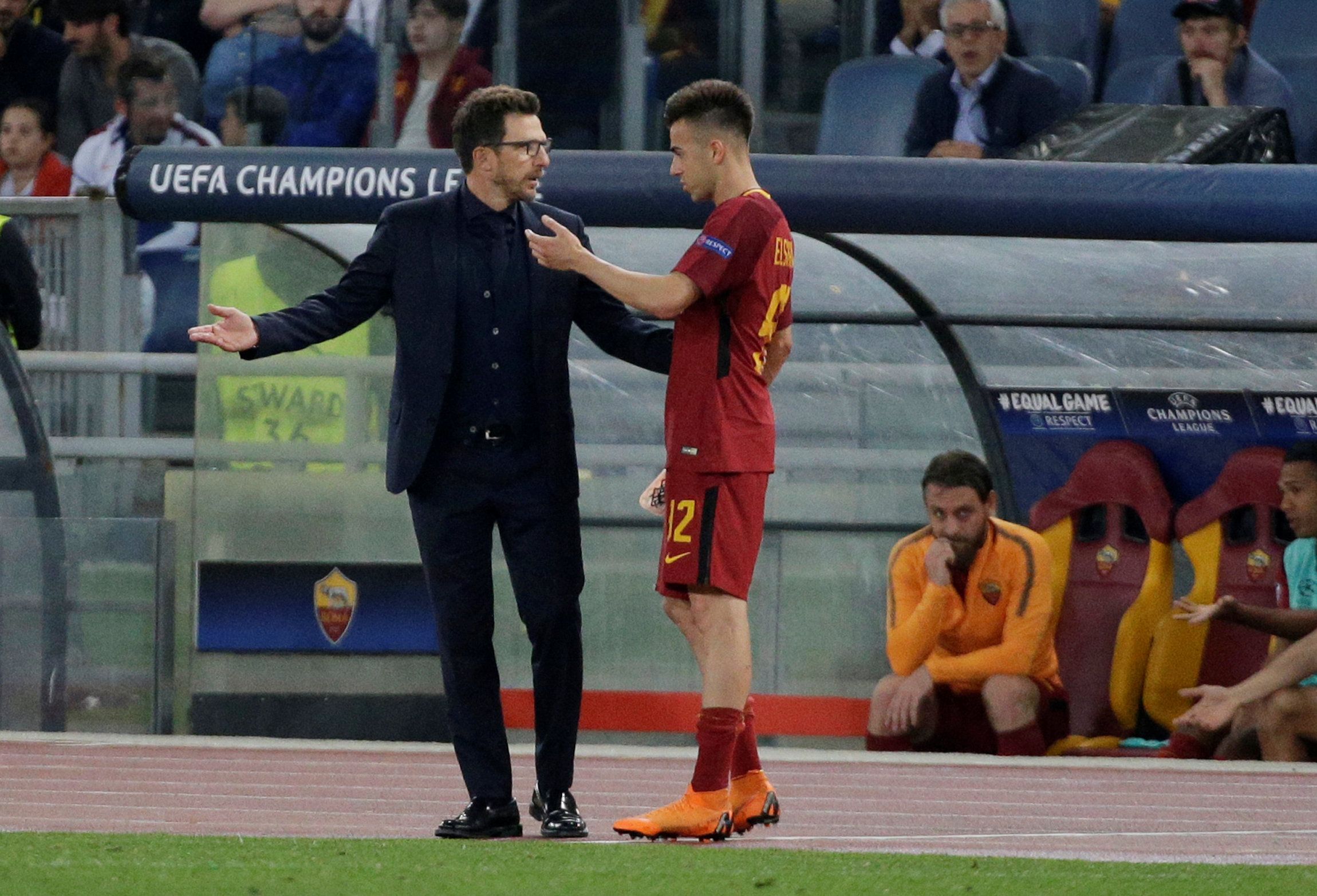 Soccer Football - Champions League Semi Final Second Leg - AS Roma v Liverpool - Stadio Olimpico, Rome, Italy - May 2, 2018   Roma's Stephan El Shaarawy speaks with coach Eusebio Di Francesco after he is substituted    REUTERS/Max Rossi