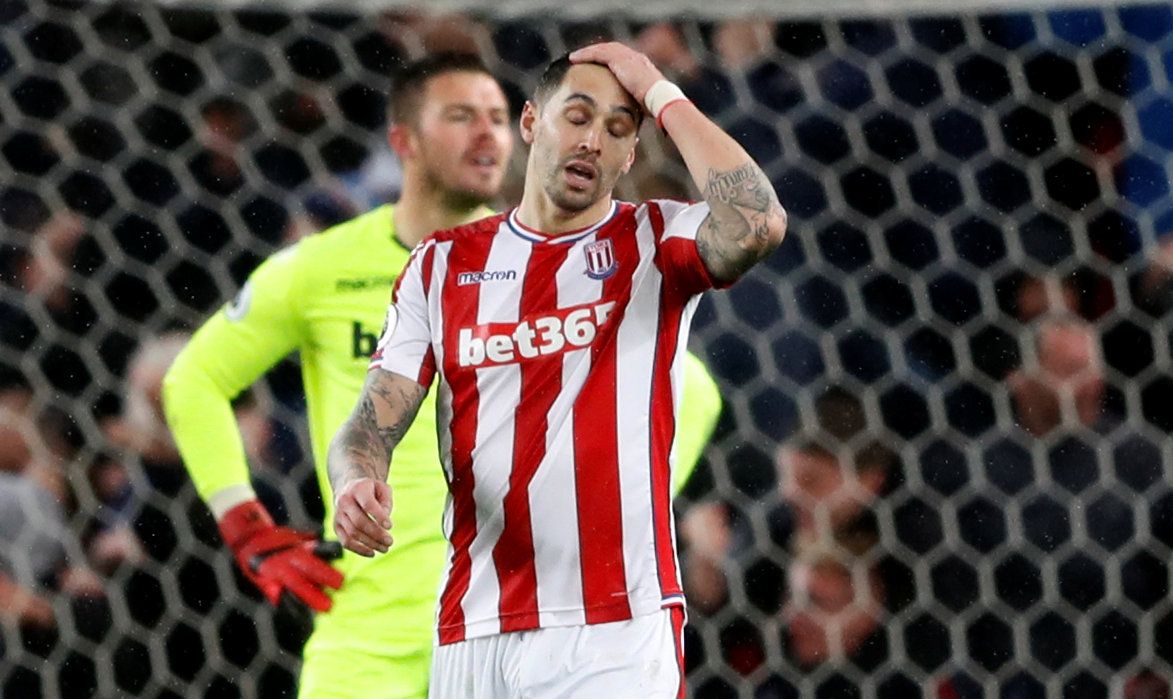 Soccer Football - Premier League - Stoke City vs Newcastle United - bet365 Stadium, Stoke-on-Trent, Britain - January 1, 2018   Stoke City's Geoff Cameron reacts after Newcastle United's scored their first goal   Action Images via Reuters/Carl Recine    EDITORIAL USE ONLY. No use with unauthorized audio, video, data, fixture lists, club/league logos or 