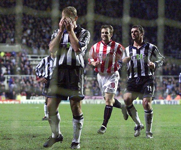 Newcastle United's Alan Shearer puts his hands to his face, after his penatly kick was saved by Sunderland goalkeeper Thomas Sorensen during today's, Saturday 18th November 2000 FA Carling Premiership match at St James' Park, Newcastle. **EDI** PA Photo : Owen Humphreys