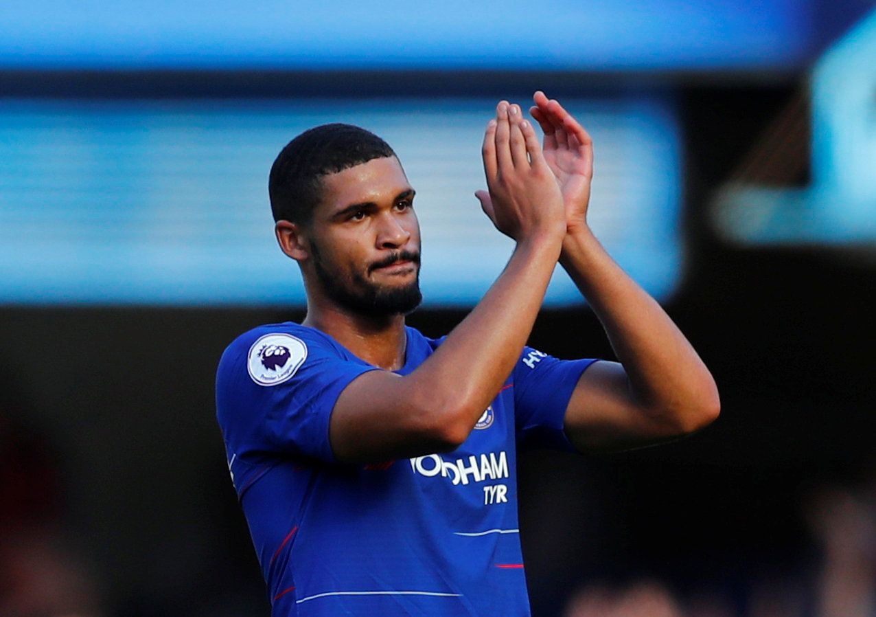 Soccer Football - Premier League - Chelsea v AFC Bournemouth - Stamford Bridge, London, Britain - September 1, 2018  Chelsea's Ruben Loftus-Cheek applauds fans after the match          REUTERS/Eddie Keogh  EDITORIAL USE ONLY. No use with unauthorized audio, video, data, fixture lists, club/league logos or 