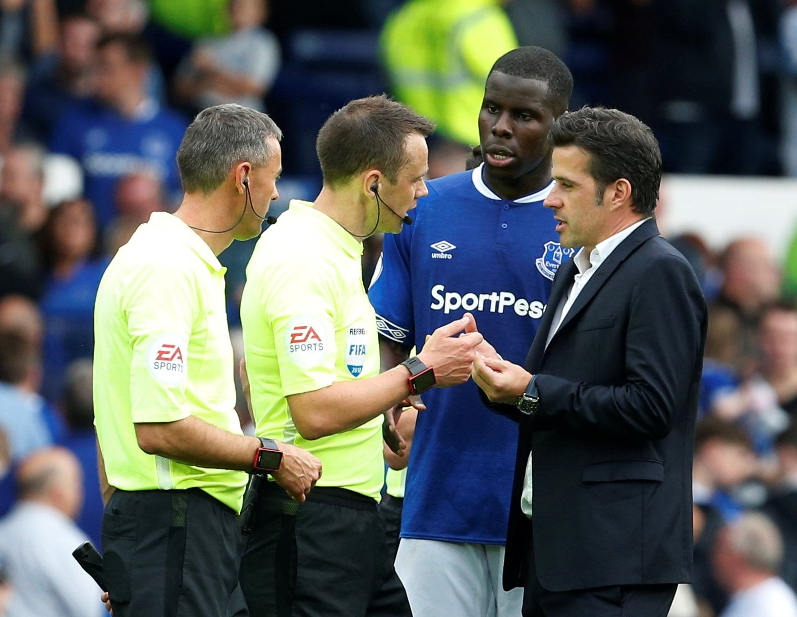Soccer Football - Premier League - Everton v Huddersfield Town - Goodison Park, Liverpool, Britain - September 1, 2018  Everton manager Marco Silva and Kurt Zouma talk to referee Stuart Attwell after the match       Action Images via Reuters/Craig Brough  EDITORIAL USE ONLY. No use with unauthorized audio, video, data, fixture lists, club/league logos or 
