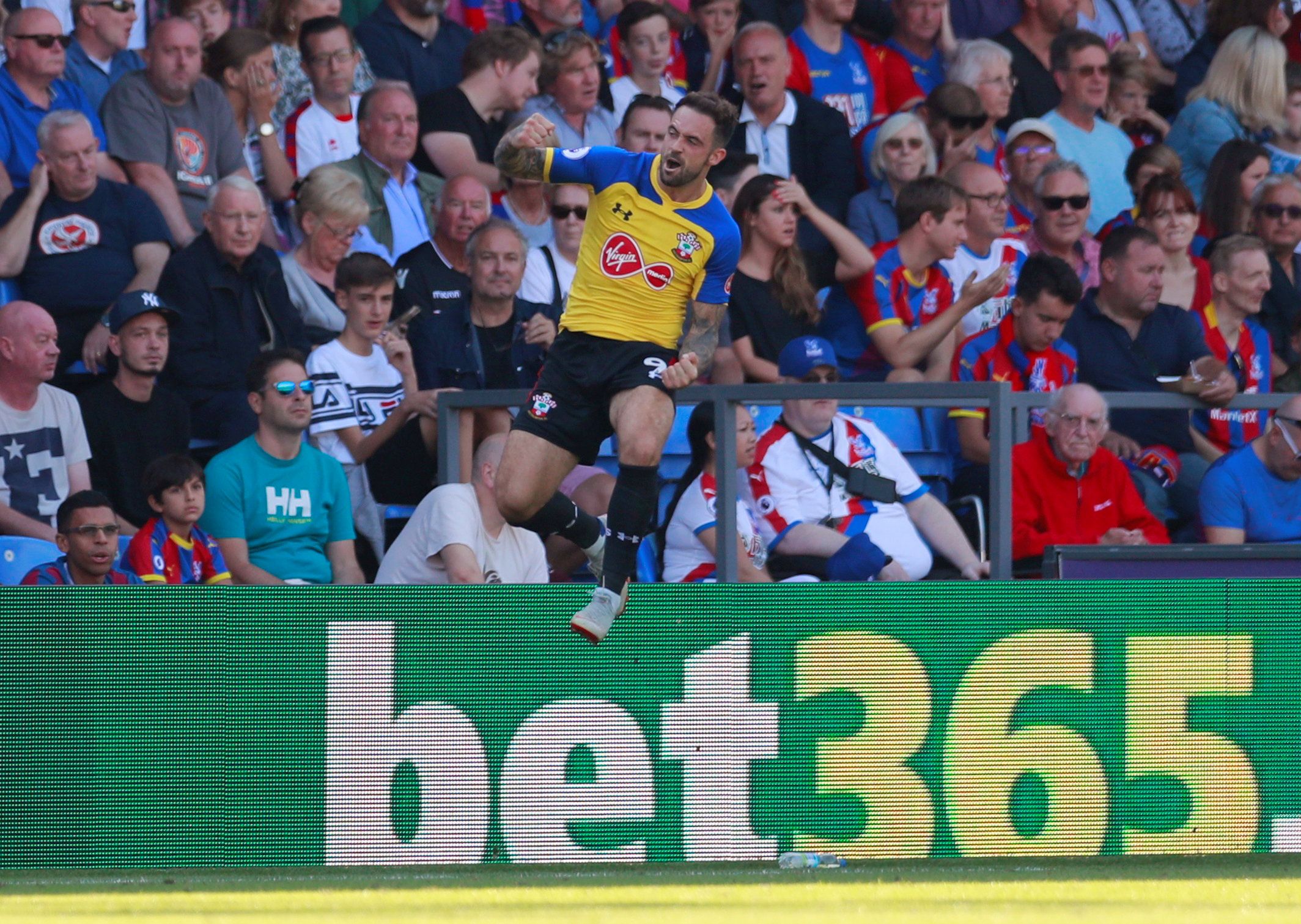 Soccer Football - Premier League - Crystal Palace v Southampton - Selhurst Park, London, Britain - September 1, 2018  Southampton's Danny Ings celebrates scoring their first goal           Action Images via Reuters/Andrew Couldridge  EDITORIAL USE ONLY. No use with unauthorized audio, video, data, fixture lists, club/league logos or 
