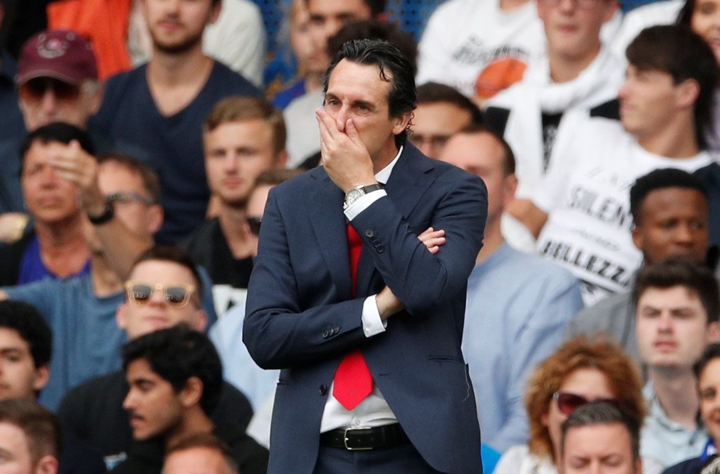 Soccer Football - Premier League - Chelsea v Arsenal - Stamford Bridge, London, Britain - August 18, 2018  Arsenal manager Unai Emery looks dejected during the match  Action Images via Reuters/John Sibley  EDITORIAL USE ONLY. No use with unauthorized audio, video, data, fixture lists, club/league logos or 