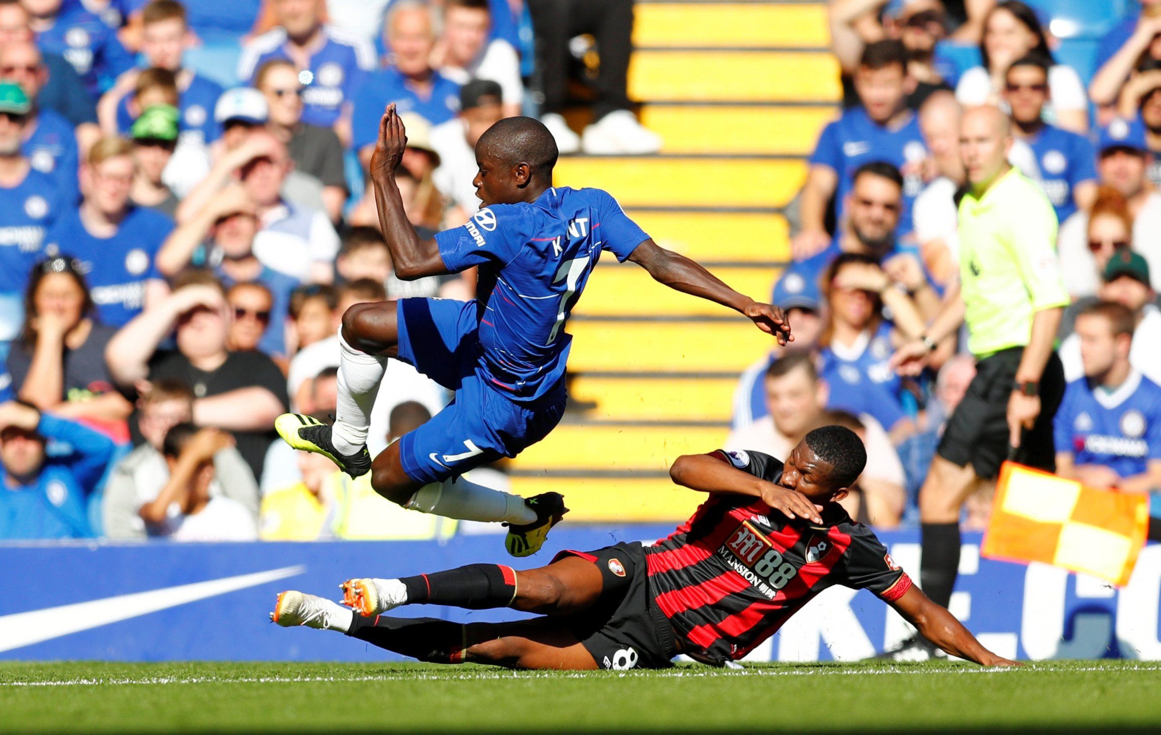 Bournemouth's Jefferson Lerma slides in on Chelsea's N'Golo Kante