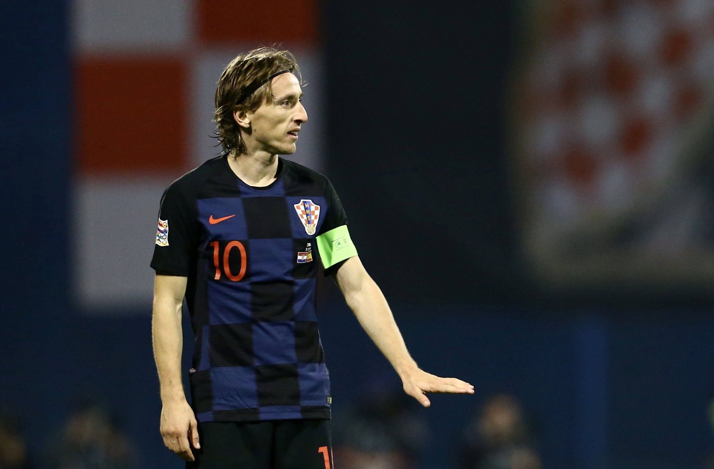 Luka Modric calms down his team-mates