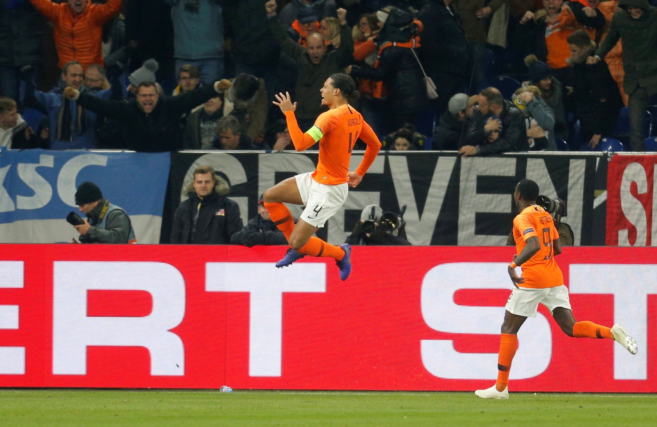 Virgil van Dijk celebrates for the Netherlands