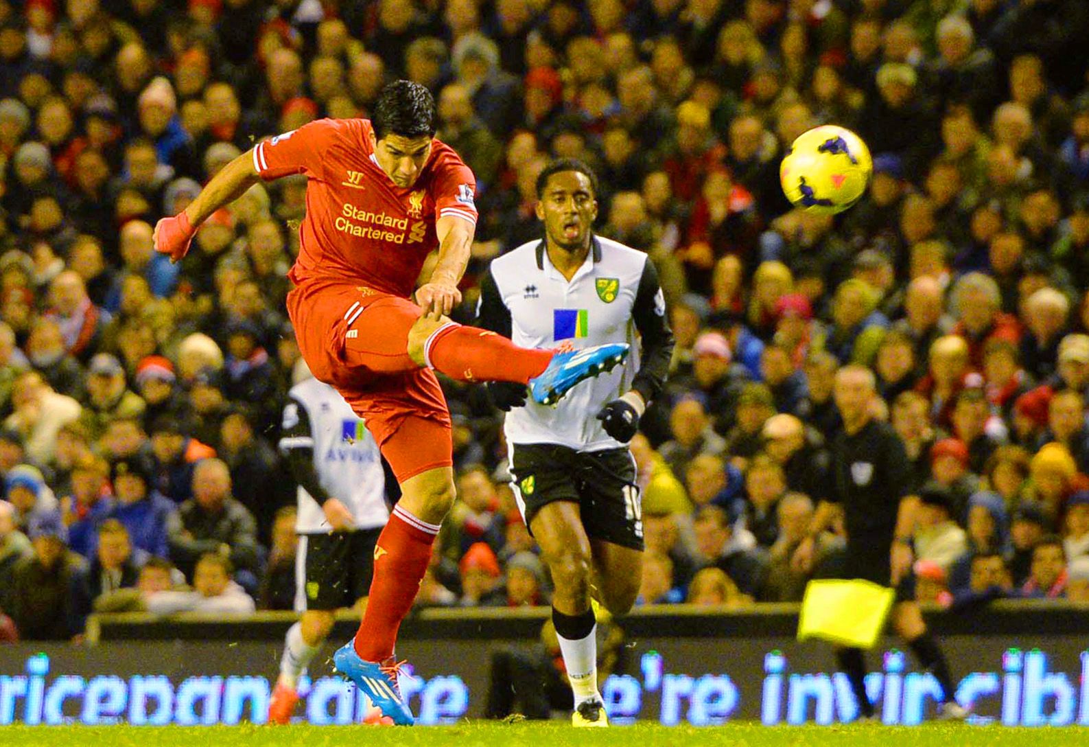 Liverpool v Norwich City - Luis Suarez scores