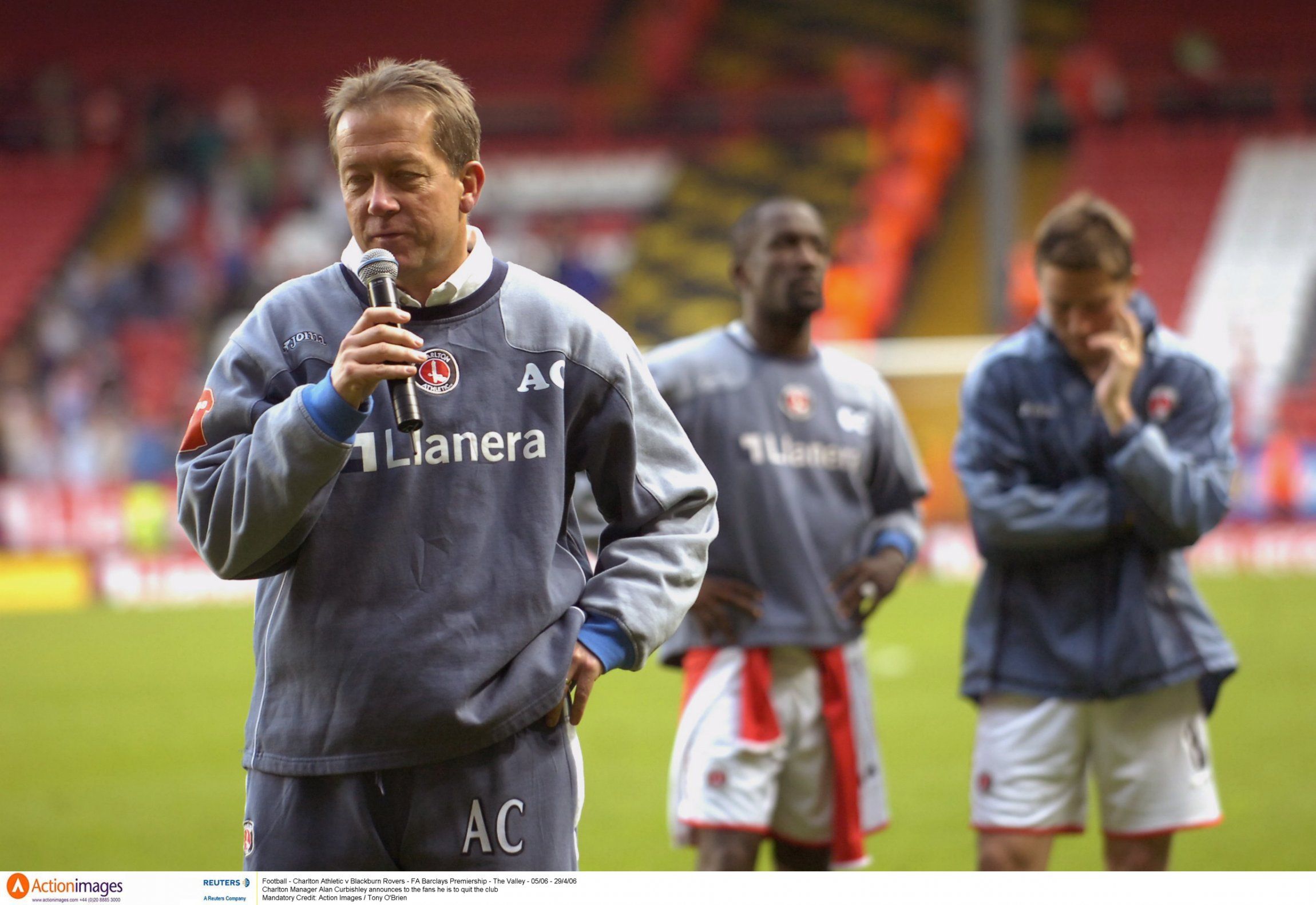 Alan Curbishley gives his farewell speech at The Valley