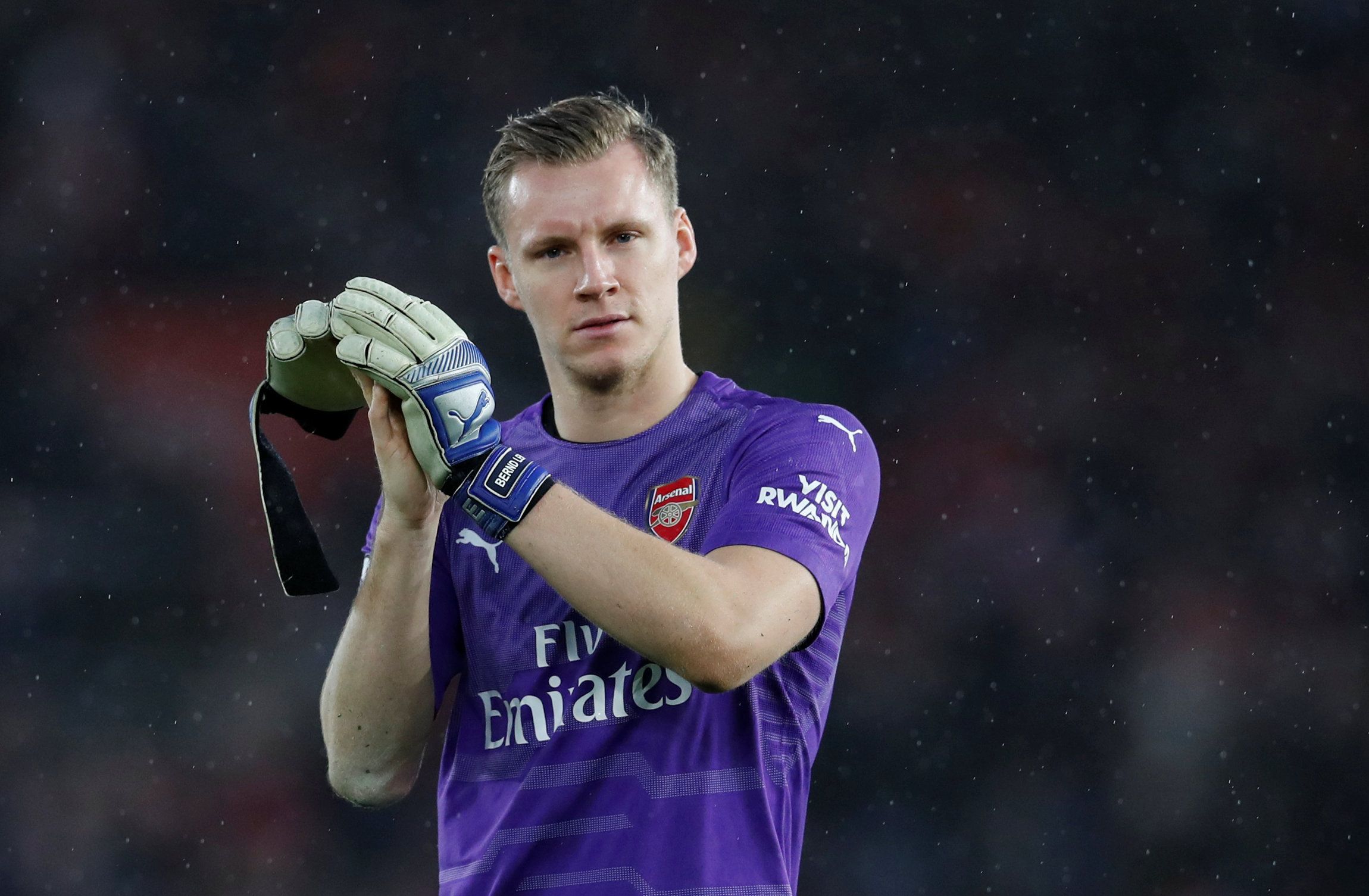 Soccer Football - Premier League - Southampton v Arsenal - St Mary's Stadium, Southampton, Britain - December 16, 2018  Arsenal's Bernd Leno looks dejected as he applauds the fans at the end of the match  REUTERS/David Klein  EDITORIAL USE ONLY. No use with unauthorized audio, video, data, fixture lists, club/league logos or "live" services. Online in-match use limited to 75 images, no video emulation. No use in betting, games or single club/league/player publications.  Please contact your accou