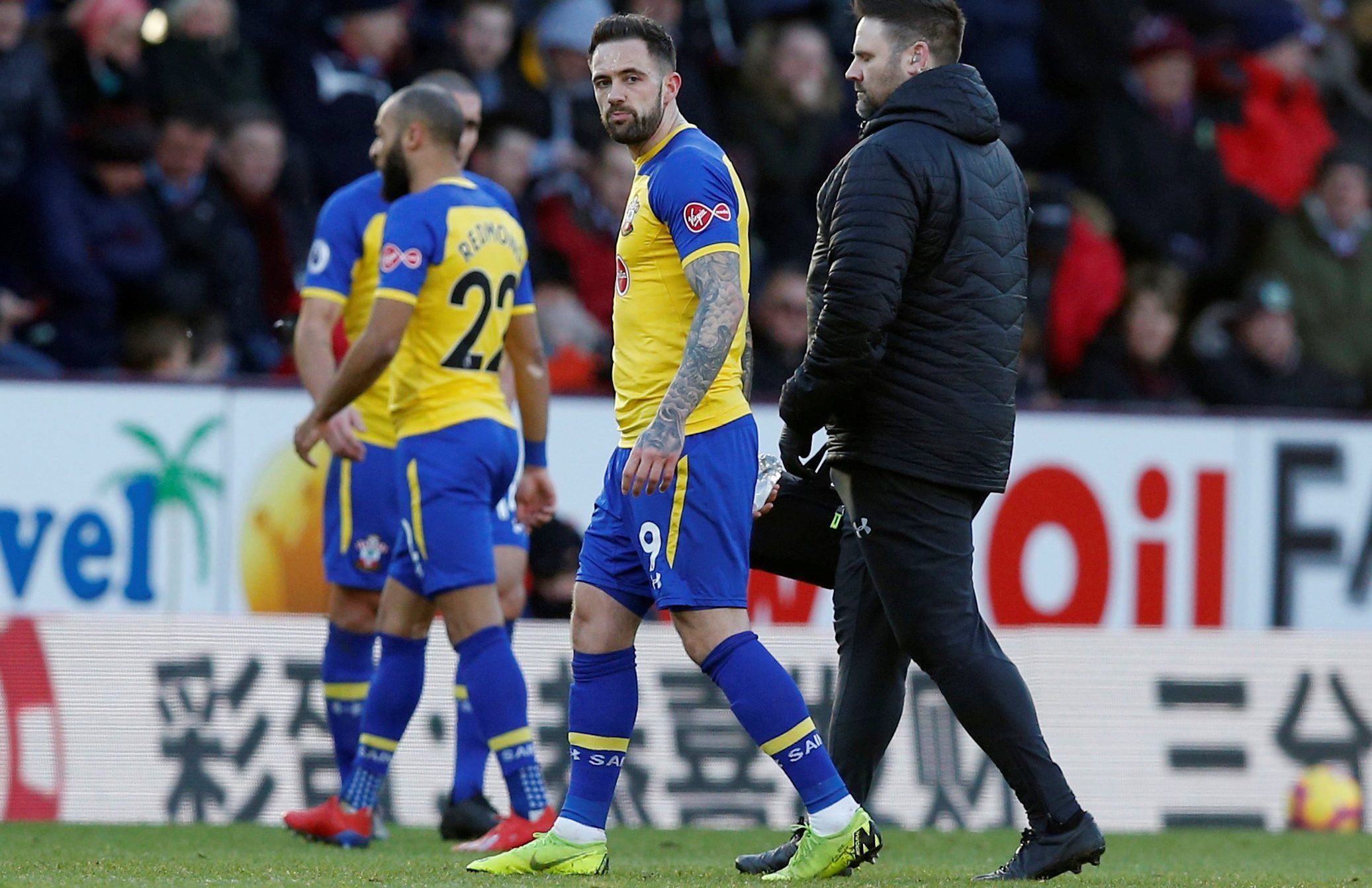 Soccer Football - Premier League - Burnley v Southampton - Turf Moor, Burnley, Britain - February 2, 2019  Southampton's Danny Ings is substituted off after sustaining an injury          REUTERS/Andrew Yates  EDITORIAL USE ONLY. No use with unauthorized audio, video, data, fixture lists, club/league logos or 