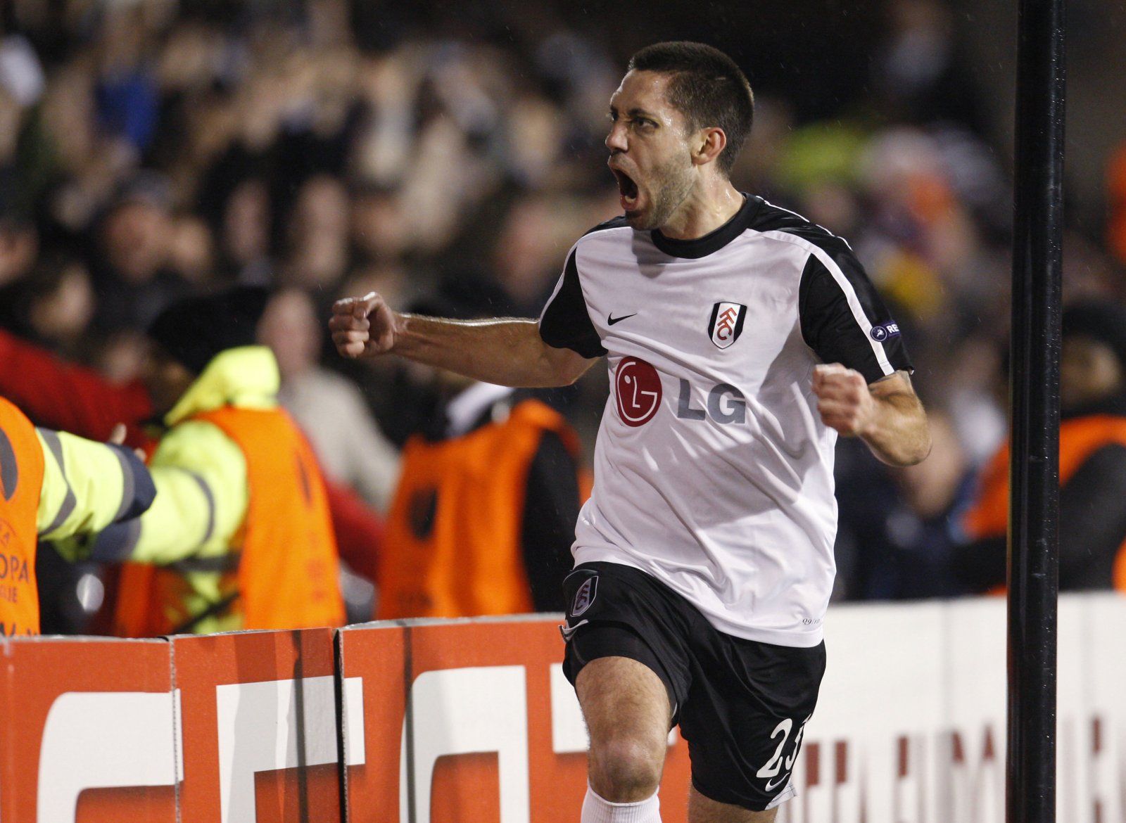 Fulham teammate backs Clint Dempsey, says the Yank is in London to