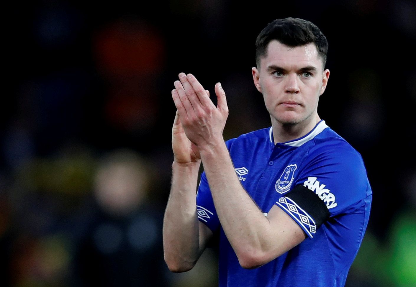 Soccer Football - Premier League - Watford v Everton - Vicarage Road, Watford, Britain - February 9, 2019  Everton's Michael Keane applauds fans after the match        REUTERS/David Klein  EDITORIAL USE ONLY. No use with unauthorized audio, video, data, fixture lists, club/league logos or 