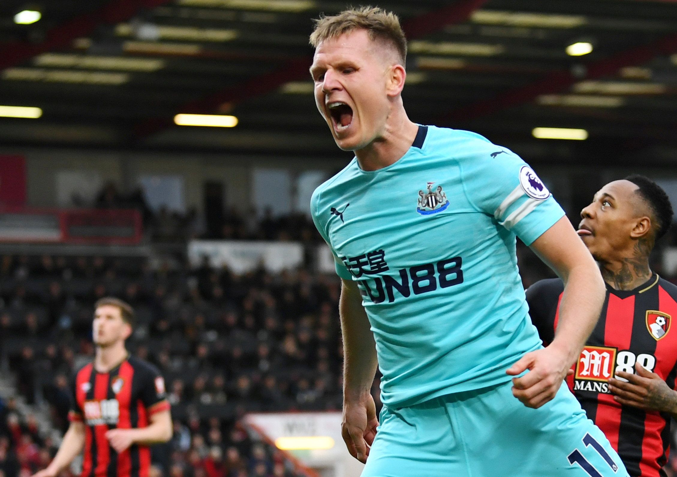 Soccer Football - Premier League - AFC Bournemouth v Newcastle United - Vitality Stadium, Bournemouth, Britain - March 16, 2019 Newcastle United's Matt Ritchie reacts after missing a chance to score  REUTERS/Dylan Martinez  EDITORIAL USE ONLY. No use with unauthorized audio, video, data, fixture lists, club/league logos or 