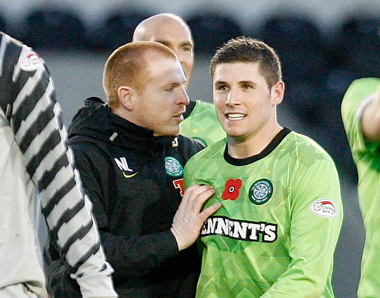 Football - St Mirren v Celtic Clydesdale Bank Scottish Premier League - St Mirren Stadium - 10/11 - 14/11/10 
Celtic manager Neil Lennon (L) and Gary Hooper celebrate at the final whistle 
Mandatory Credit: Action Images / Paul Thomas 
Livepic