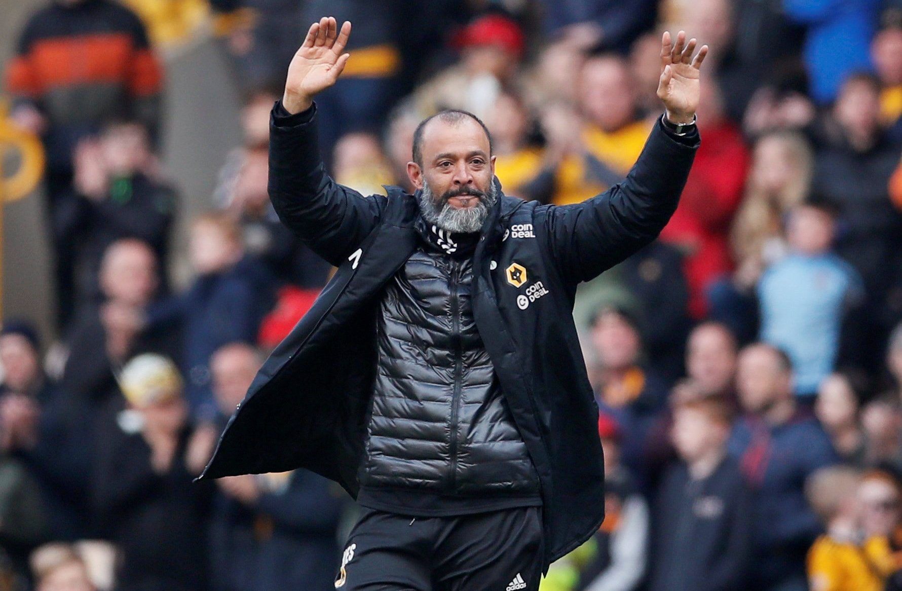 Soccer Football - Premier League - Wolverhampton Wanderers v Fulham - Molineux Stadium, Wolverhampton, Britain - May 4, 2019  Wolverhampton Wanderers manager Nuno Espirito Santo gesturs to the fans after the match  REUTERS/David Klein  EDITORIAL USE ONLY. No use with unauthorized audio, video, data, fixture lists, club/league logos or 