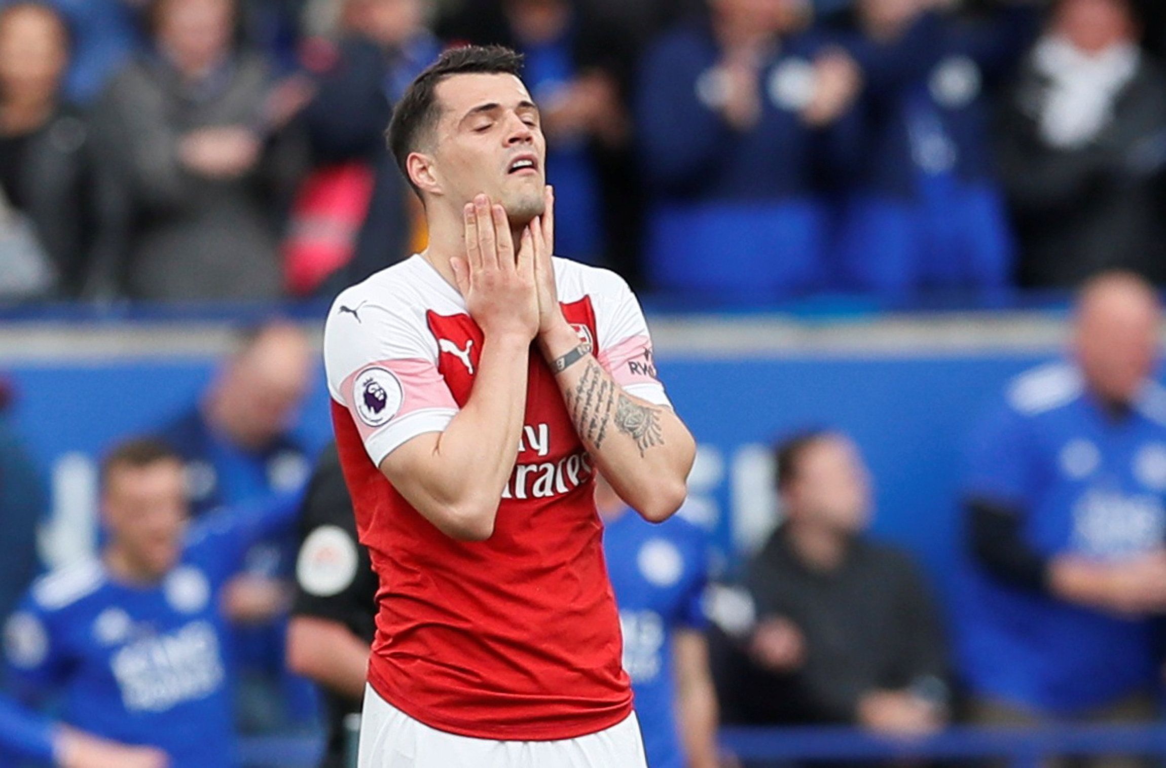 Soccer Football - Premier League - Leicester City v Arsenal - King Power Stadium, Leicester, Britain - April 28, 2019  Arsenal's Granit Xhaka reacts after conceding their second goal scored by Leicester City's Jamie Vardy                         REUTERS/David Klein  EDITORIAL USE ONLY. No use with unauthorized audio, video, data, fixture lists, club/league logos or 