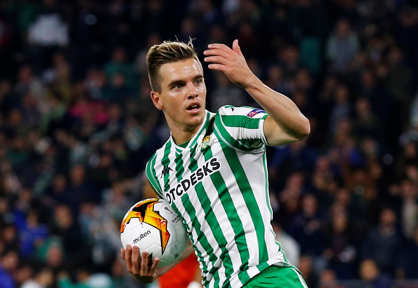 Soccer Football - Europa League - Round of 32 Second Leg - Real Betis v Stade Rennes - Estadio Benito Villamarin, Seville, Spain - February 21, 2019  Real Betis' Giovani Lo Celso celebrates scoring their first goal    REUTERS/Marcelo Del Pozo