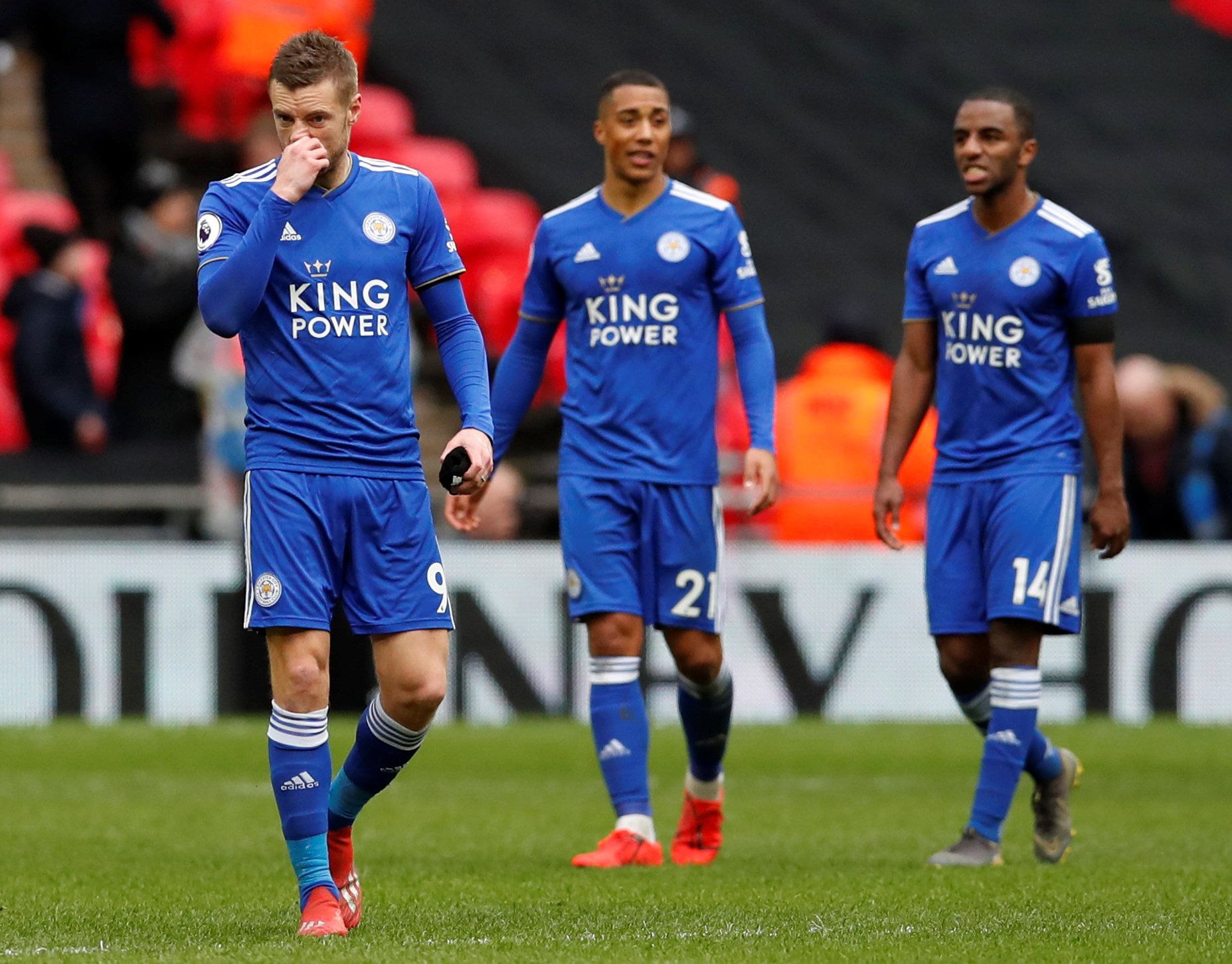 Soccer Football - Premier League - Tottenham Hotspur v Leicester City - Wembley Stadium, London, Britain - February 10, 2019  Leicester City's Jamie Vardy with Youri Tielemans and Ricardo Pereira after the match     REUTERS/David Klein  EDITORIAL USE ONLY. No use with unauthorized audio, video, data, fixture lists, club/league logos or 