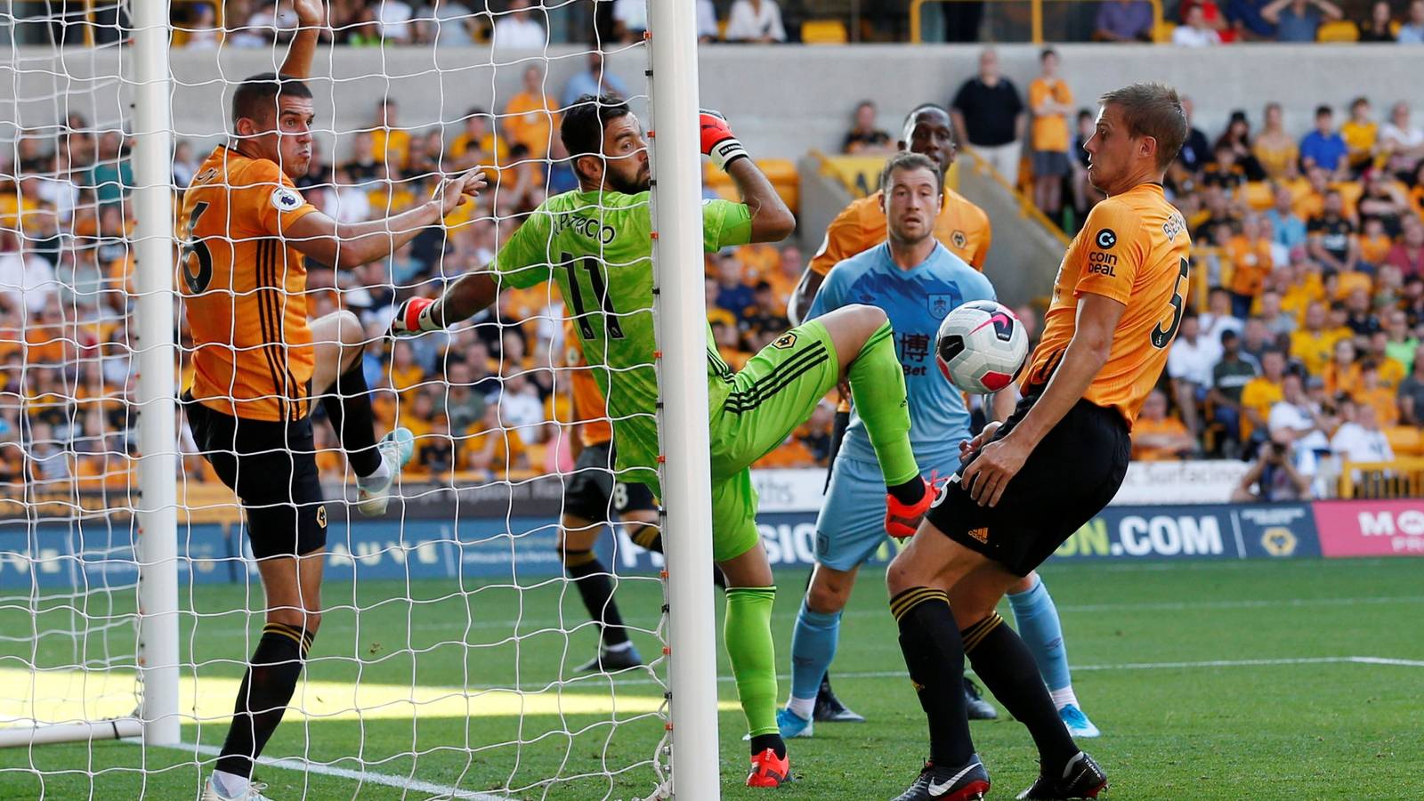 Wolves fans slam Ryan Bennett after poor showing against Burnley