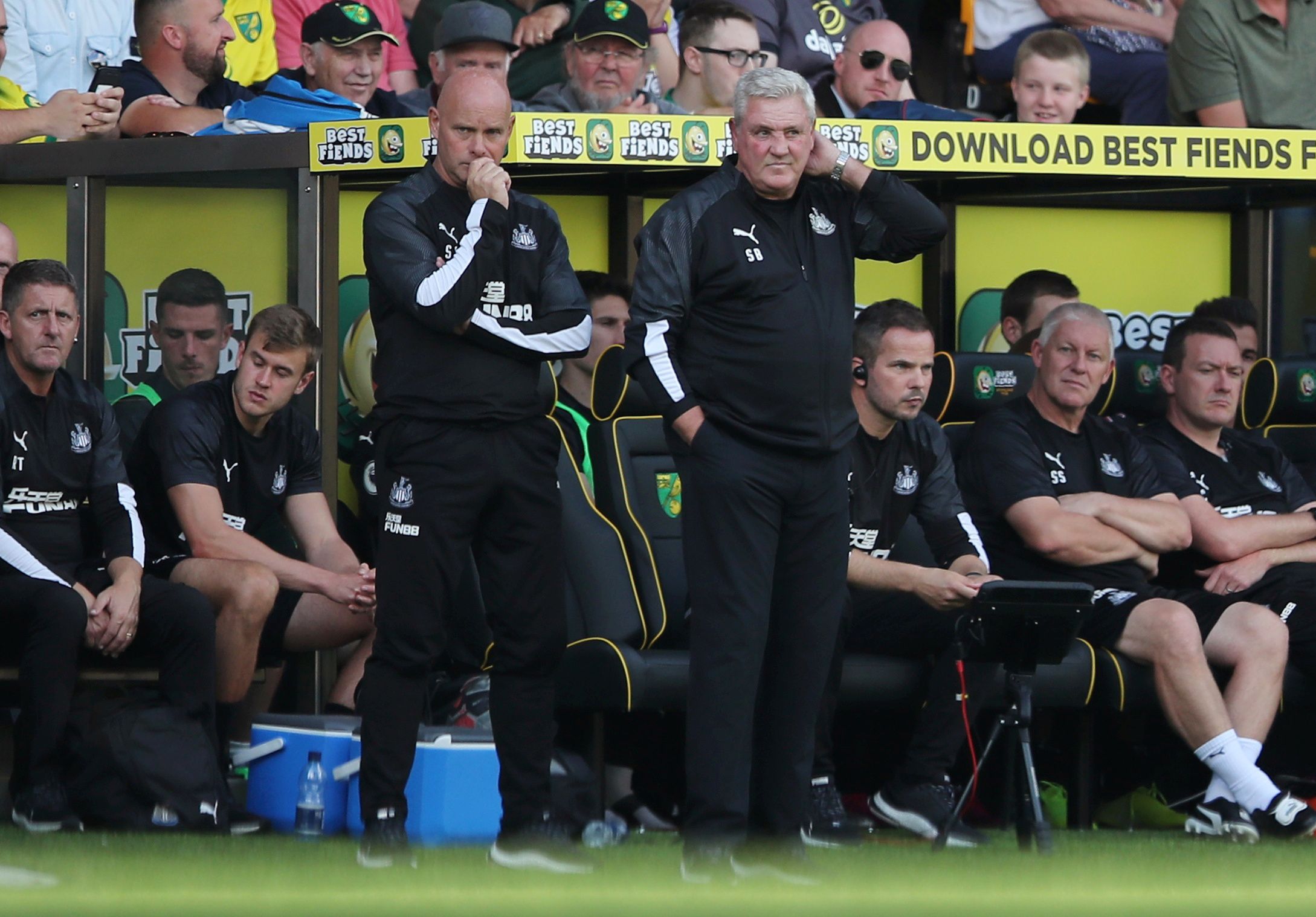 Soccer Football - Premier League - Norwich City v Newcastle United - Carrow Road, Norwich, Britain - August 17, 2019  Newcastle United manager Steve Bruce and assistant manager Steve Agnew                 Action Images via Reuters/Molly Darlington  EDITORIAL USE ONLY. No use with unauthorized audio, video, data, fixture lists, club/league logos or 