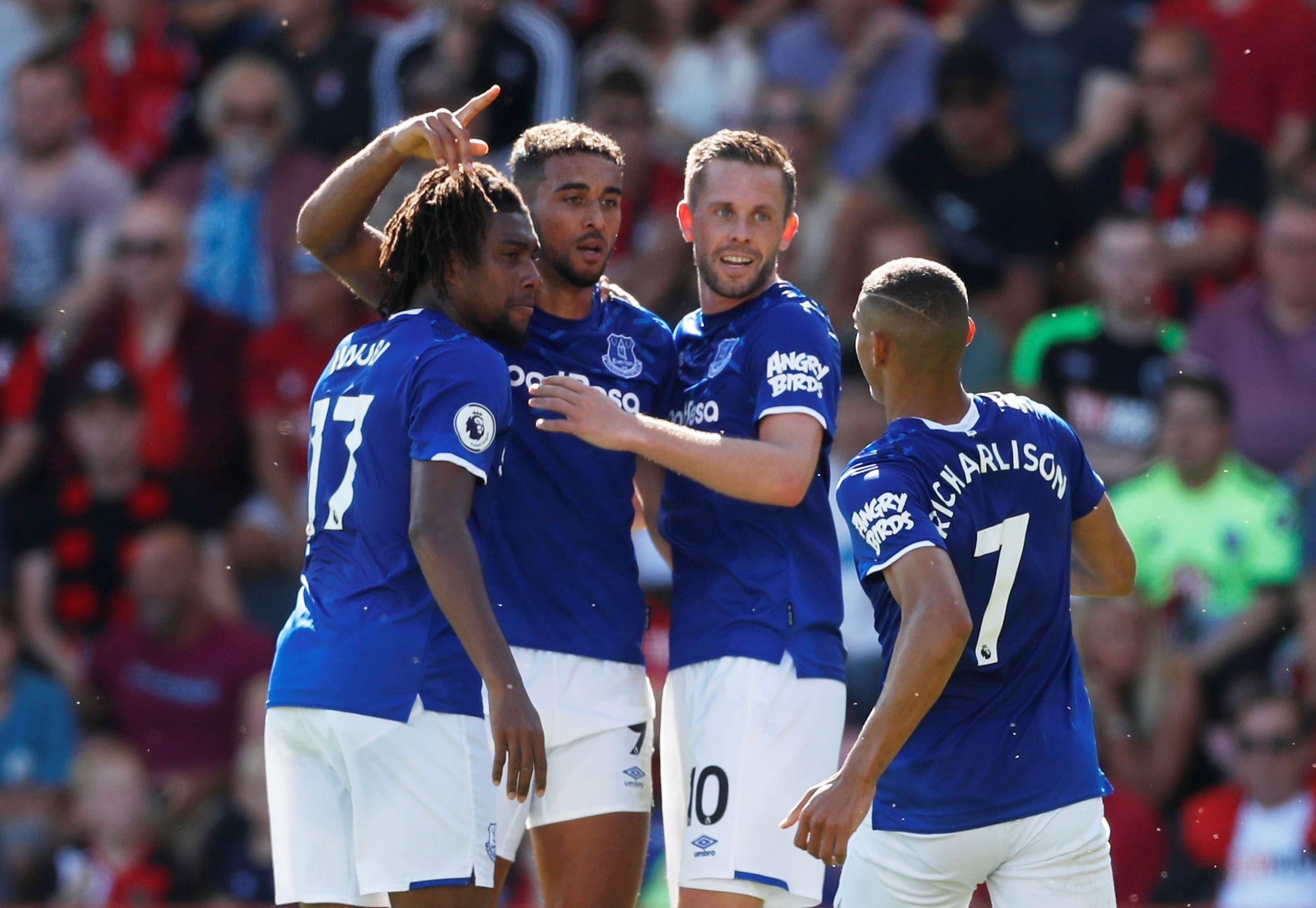 Soccer Football - Premier League - AFC Bournemouth v Everton - Vitality Stadium, Bournemouth, Britain - September 15, 2019  Everton's Dominic Calvert-Lewin celebrates scoring their first goal with team mates  Action Images via Reuters/Matthew Childs  EDITORIAL USE ONLY. No use with unauthorized audio, video, data, fixture lists, club/league logos or "live" services. Online in-match use limited to 75 images, no video emulation. No use in betting, games or single club/league/player publications.  