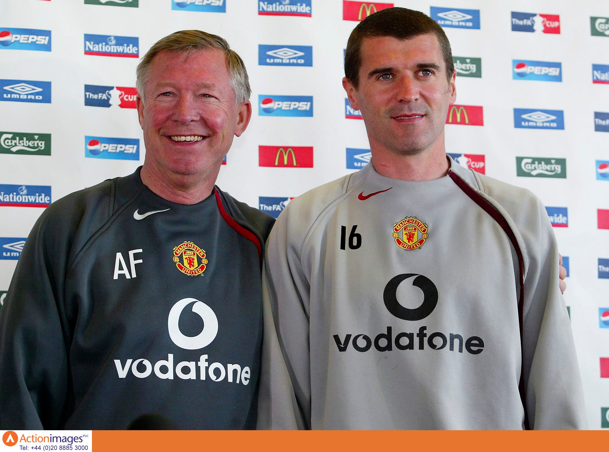 Football - Manchester United Press Conference  - Manchester United Training Ground - 18/5/05 
Manchester United's manager Sir Alex Ferguson and Roy Keane during the press conference 
Mandatory Credit: Action Images / Michael Regan 
Livepic