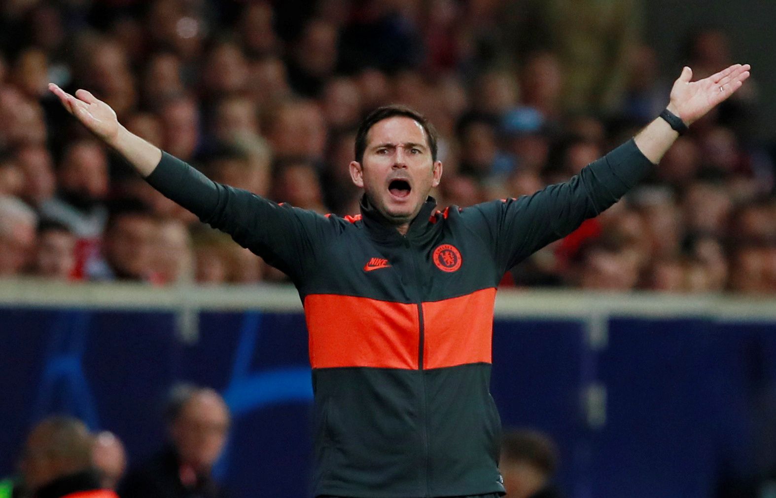 Soccer Football - Champions League - Group H - Lille v Chelsea - Stade Pierre-Mauroy, Lille, France - October 2, 2019  Chelsea manager Frank Lampard reacts  Action Images via Reuters/Andrew Couldridge