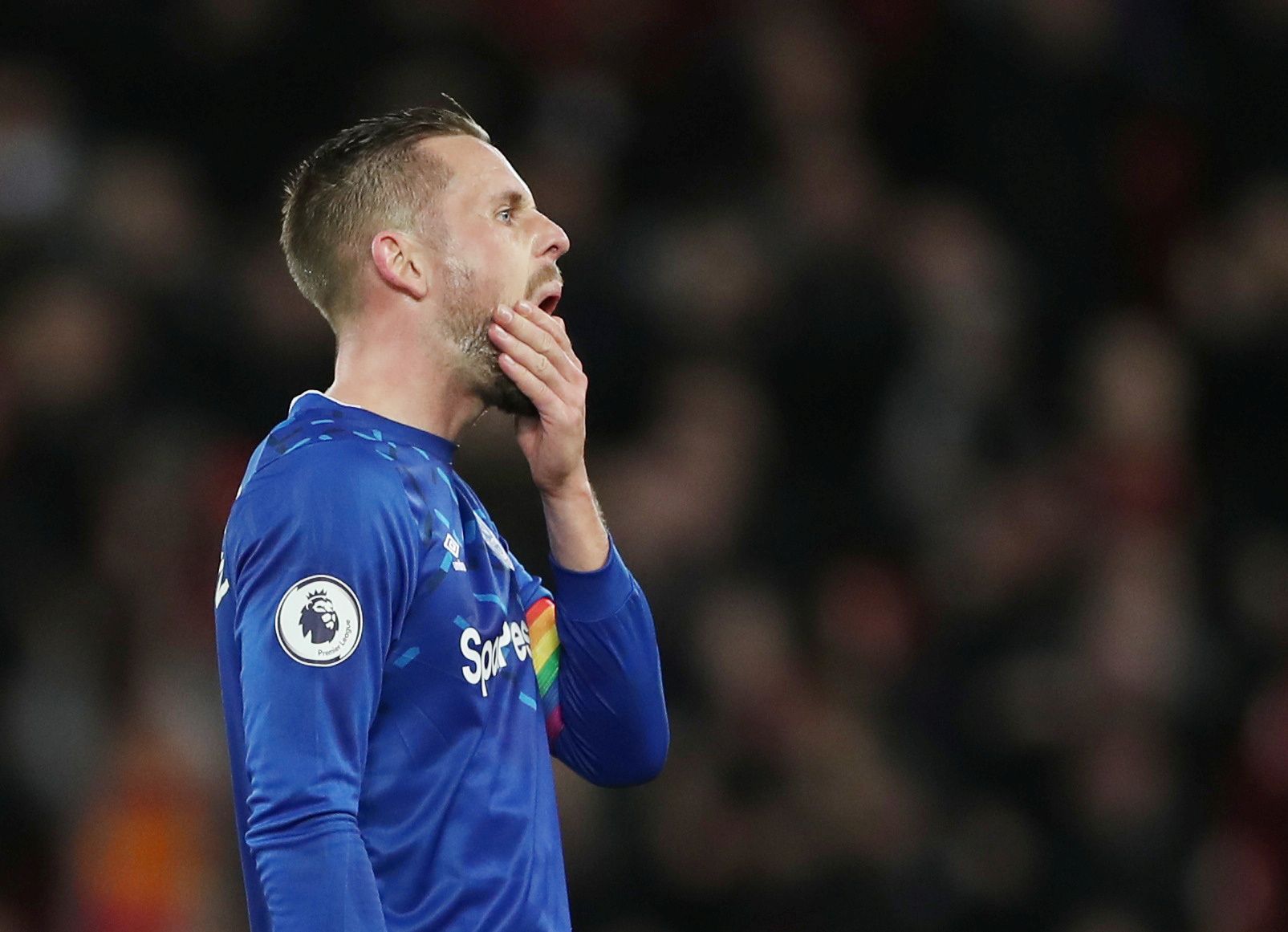 Soccer Football - Premier League - Liverpool v Everton - Anfield, Liverpool, Britain - December 4, 2019  Everton's Gylfi Sigurdsson looks dejected after the match   Action Images via Reuters/Lee Smith  EDITORIAL USE ONLY. No use with unauthorized audio, video, data, fixture lists, club/league logos or 