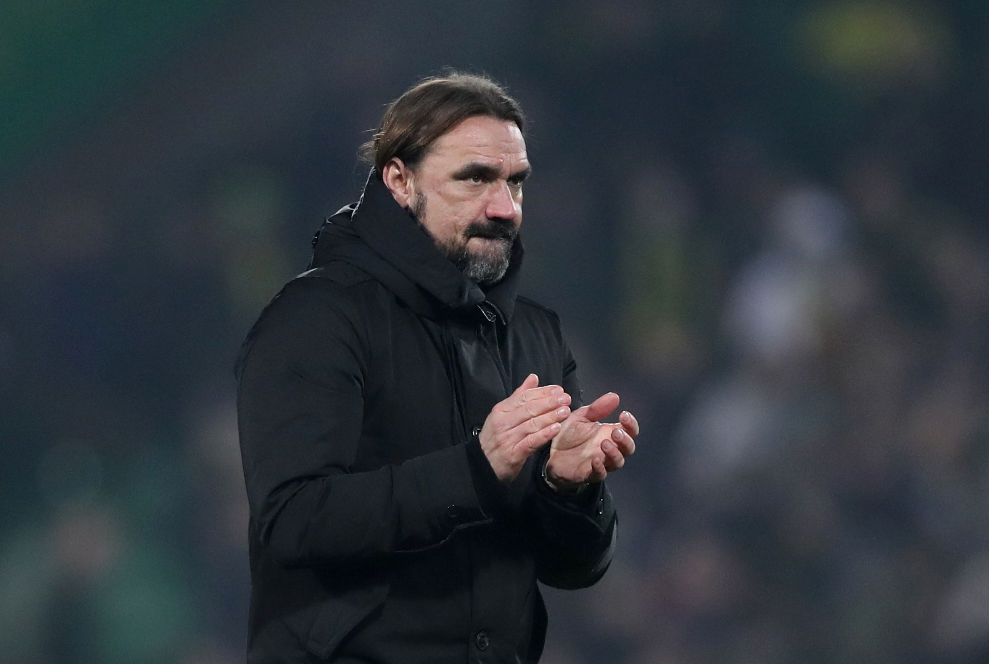 Soccer Football - Premier League - Norwich City v Crystal Palace - Carrow Road, Norwich, Britain - January 1, 2020  Norwich City manager Daniel Farke applauds fans after the match   Action Images via Reuters/Peter Cziborra  EDITORIAL USE ONLY. No use with unauthorized audio, video, data, fixture lists, club/league logos or 