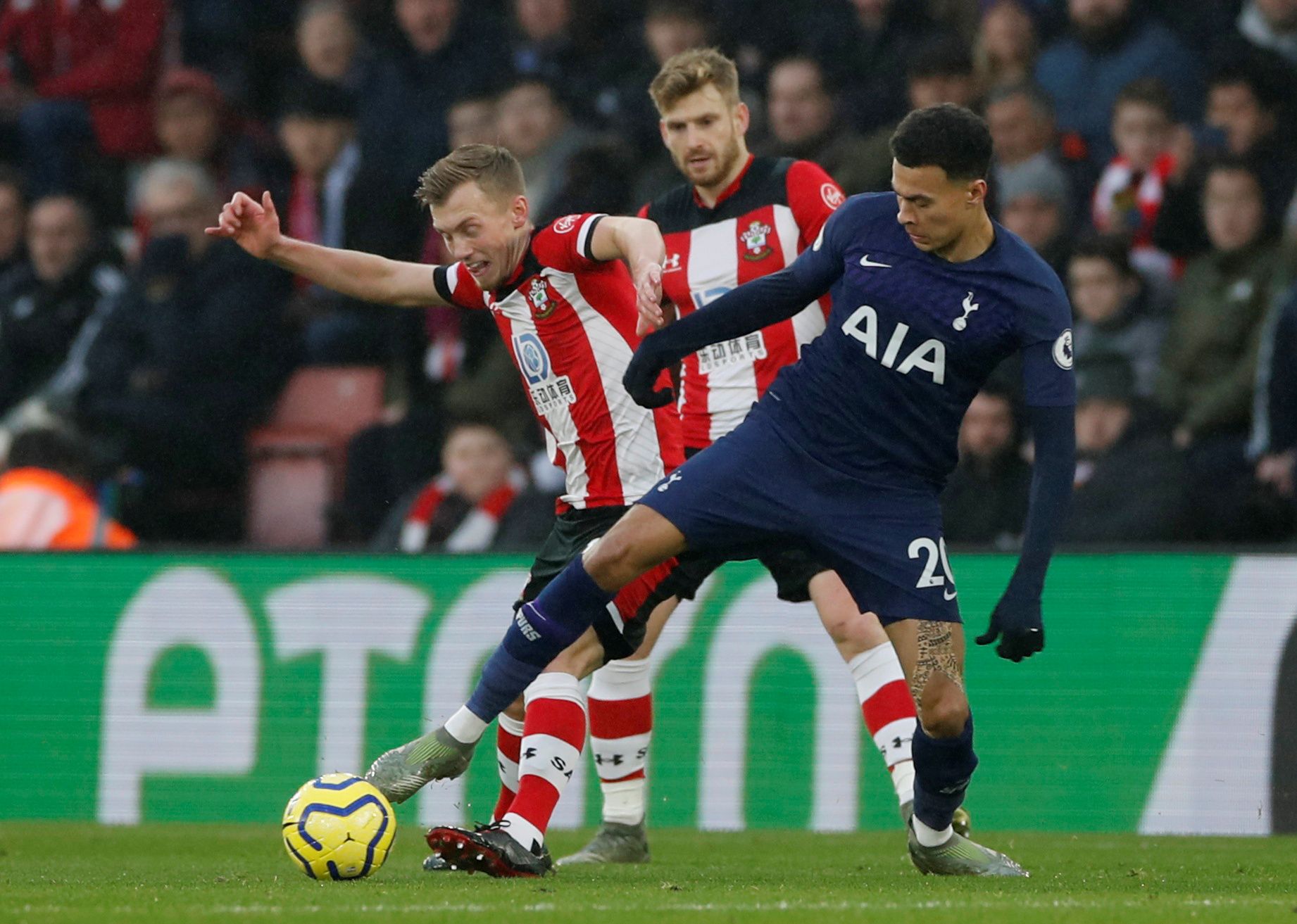 Soccer Football - Premier League - Southampton v Tottenham Hotspur - St Mary's Stadium, Southampton, Britain - January 1, 2020  Tottenham Hotspur's Dele Alli in action with Southampton's James Ward-Prowse     Action Images via Reuters/Paul Childs  EDITORIAL USE ONLY. No use with unauthorized audio, video, data, fixture lists, club/league logos or 