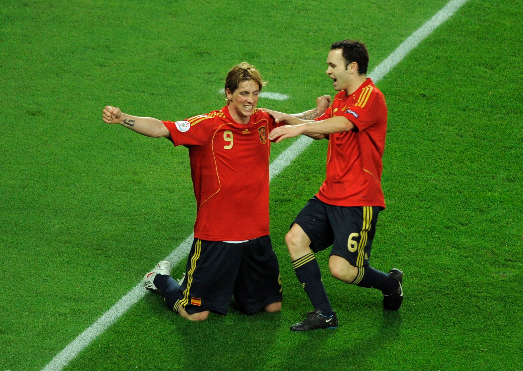 Football - Germany v Spain - UEFA EURO 2008 Final  - Ernst Happel Stadium, Vienna, Austria - 29/6/08 
Spain's Fernando Torres (L) celebrates with Andres Iniesta after scoring his teams first goal 
Mandatory Credit: Action Images / Tony O'Brien