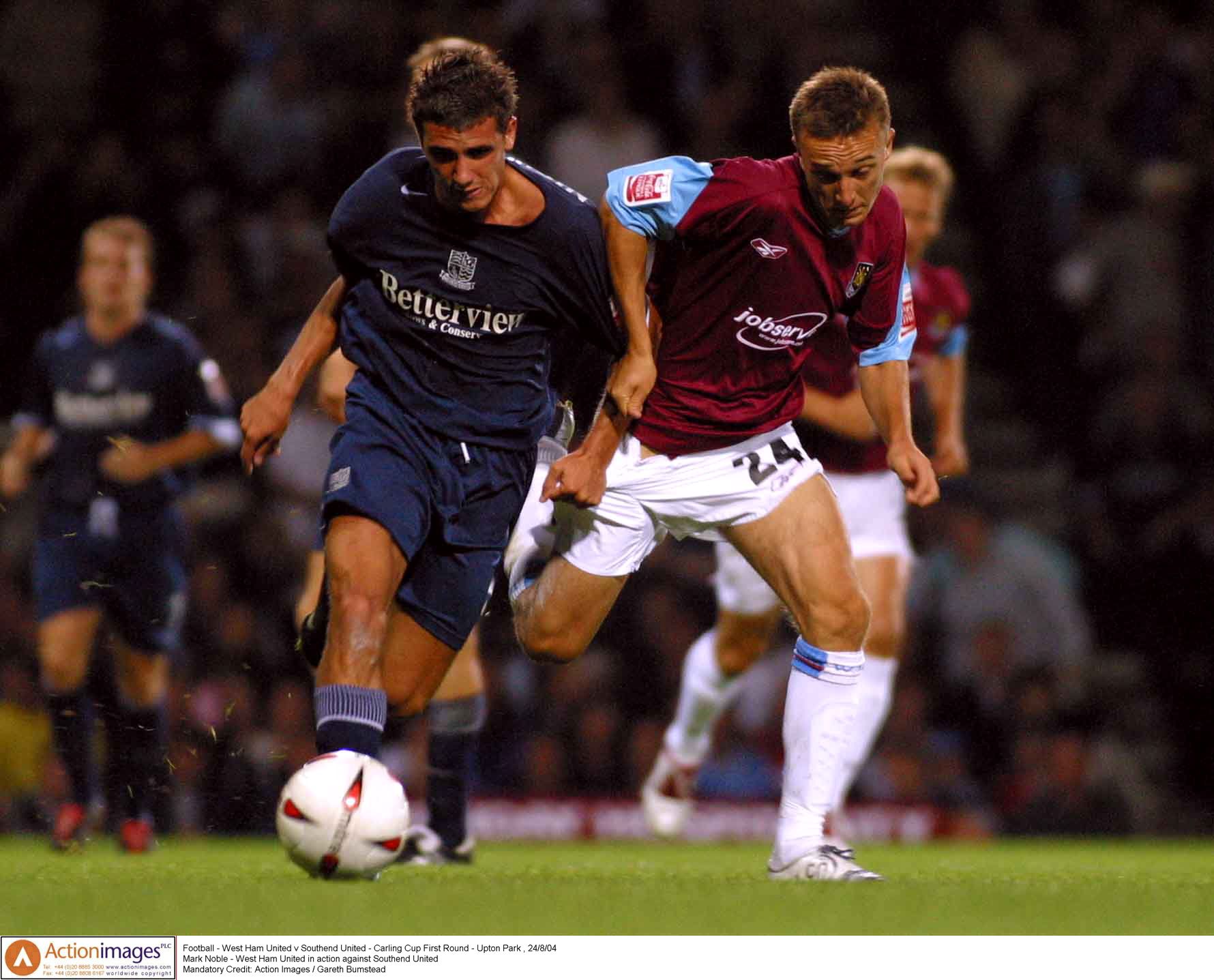 Football - West Ham United v Southend United - Carling Cup First Round - Upton Park , 24/8/04 
Mark Noble - West Ham United in action against Southend United 
Mandatory Credit: Action Images / Gareth Bumstead 
04/05